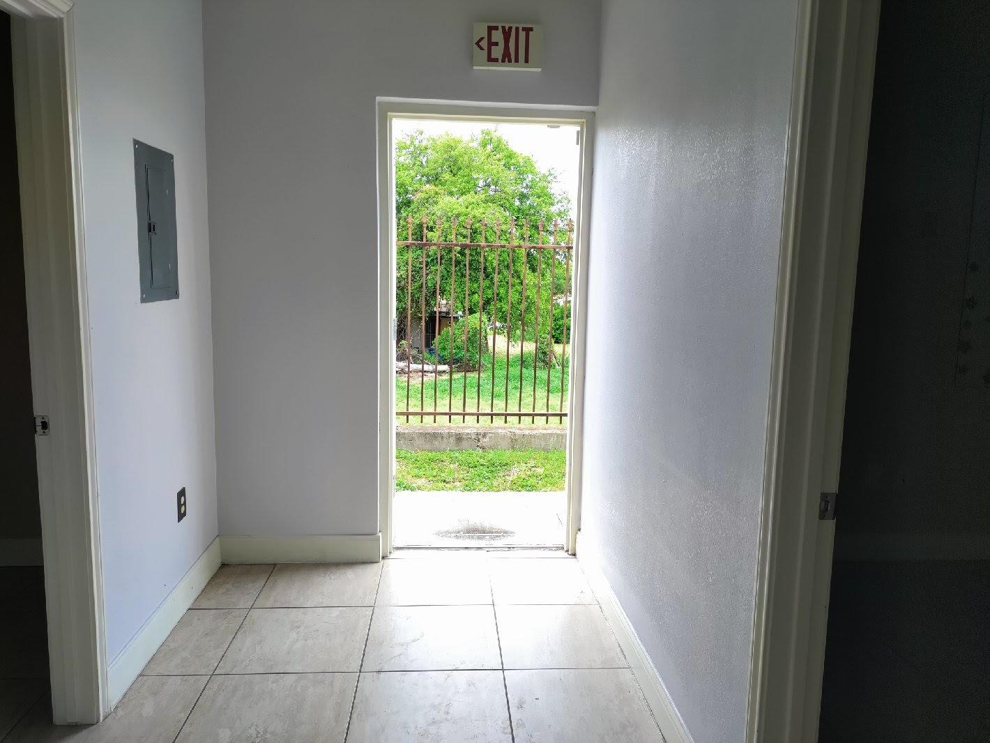 719 Chihuahua St Property Photo 15