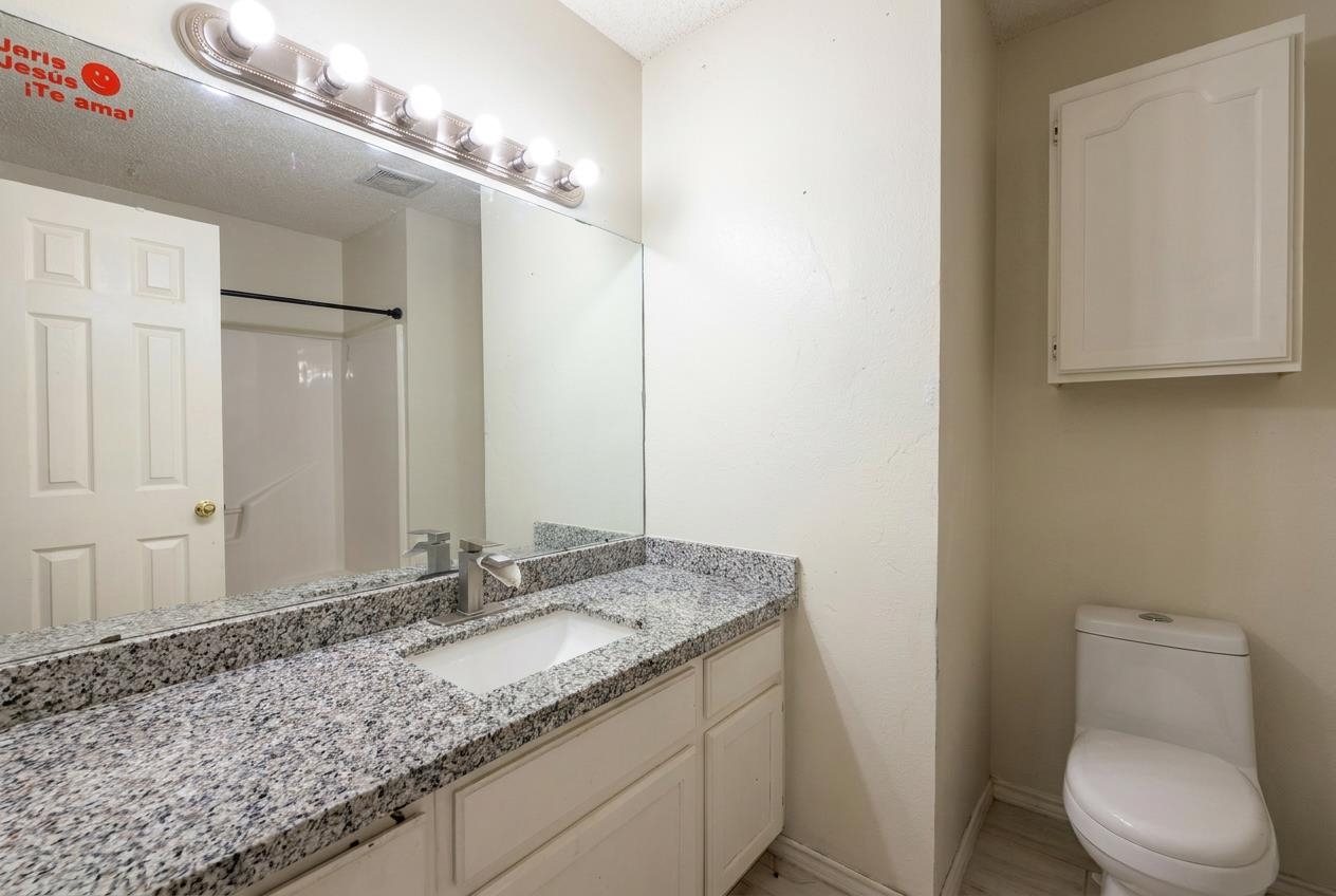 8710 Mcpherson Rd 4d Property Photo 6
