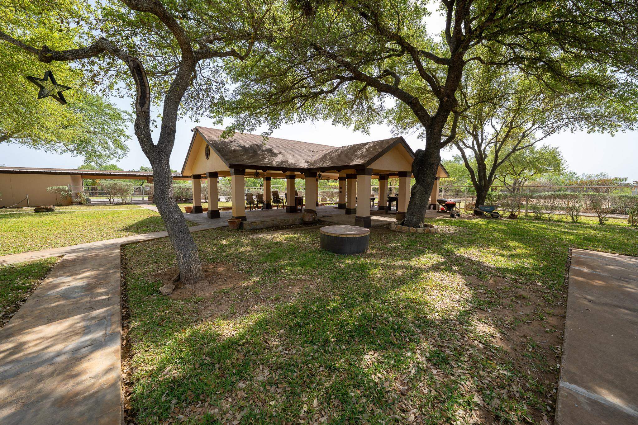 156 Well Ln Property Photo 6