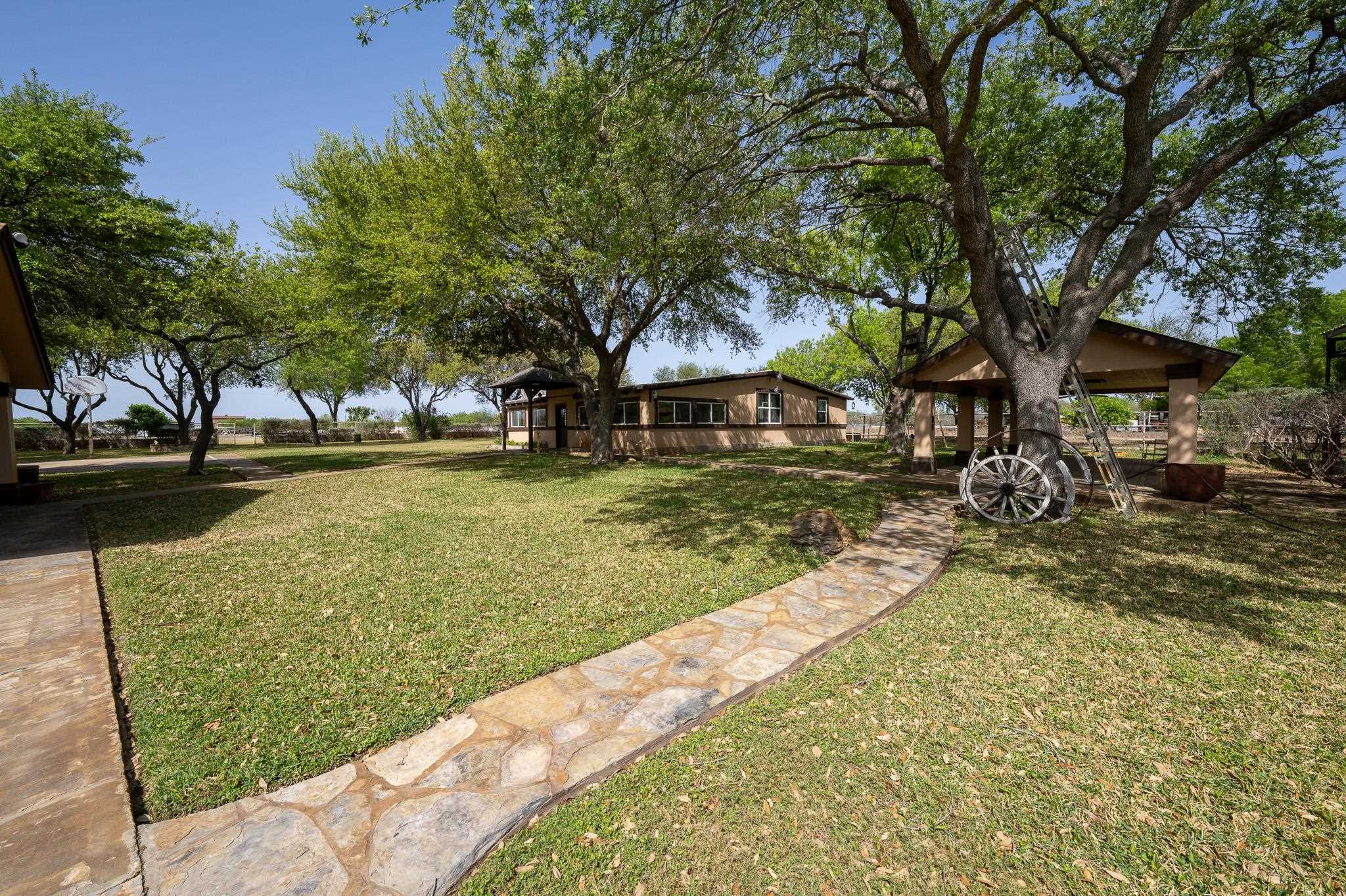 156 Well Ln Property Photo 7