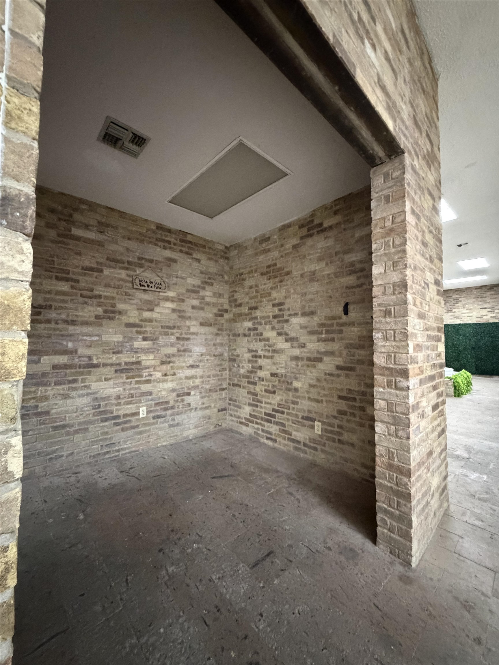 2606 San Bernardo Ave Property Photo 21