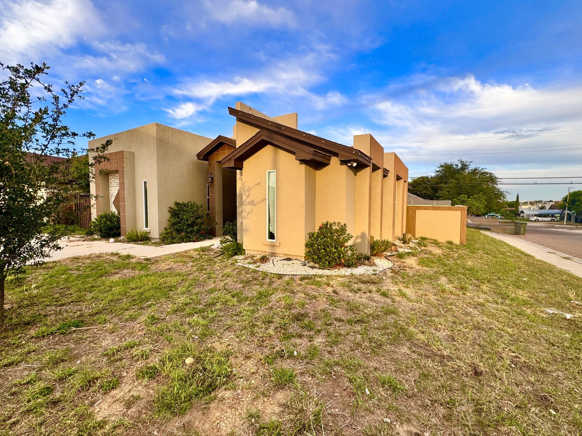4725 Los Laureles Ln Property Photo 6