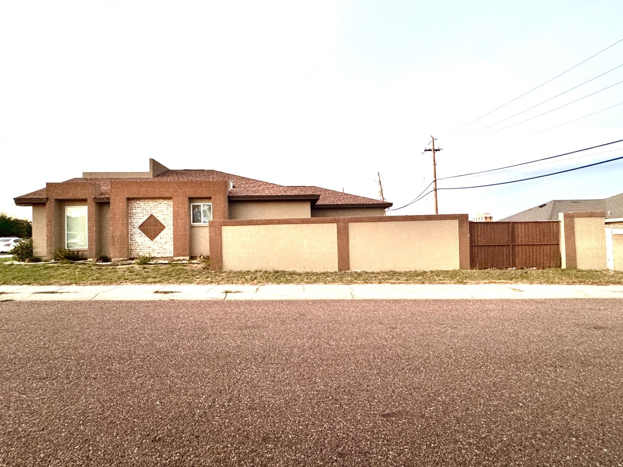 4725 Los Laureles Ln Property Photo 8