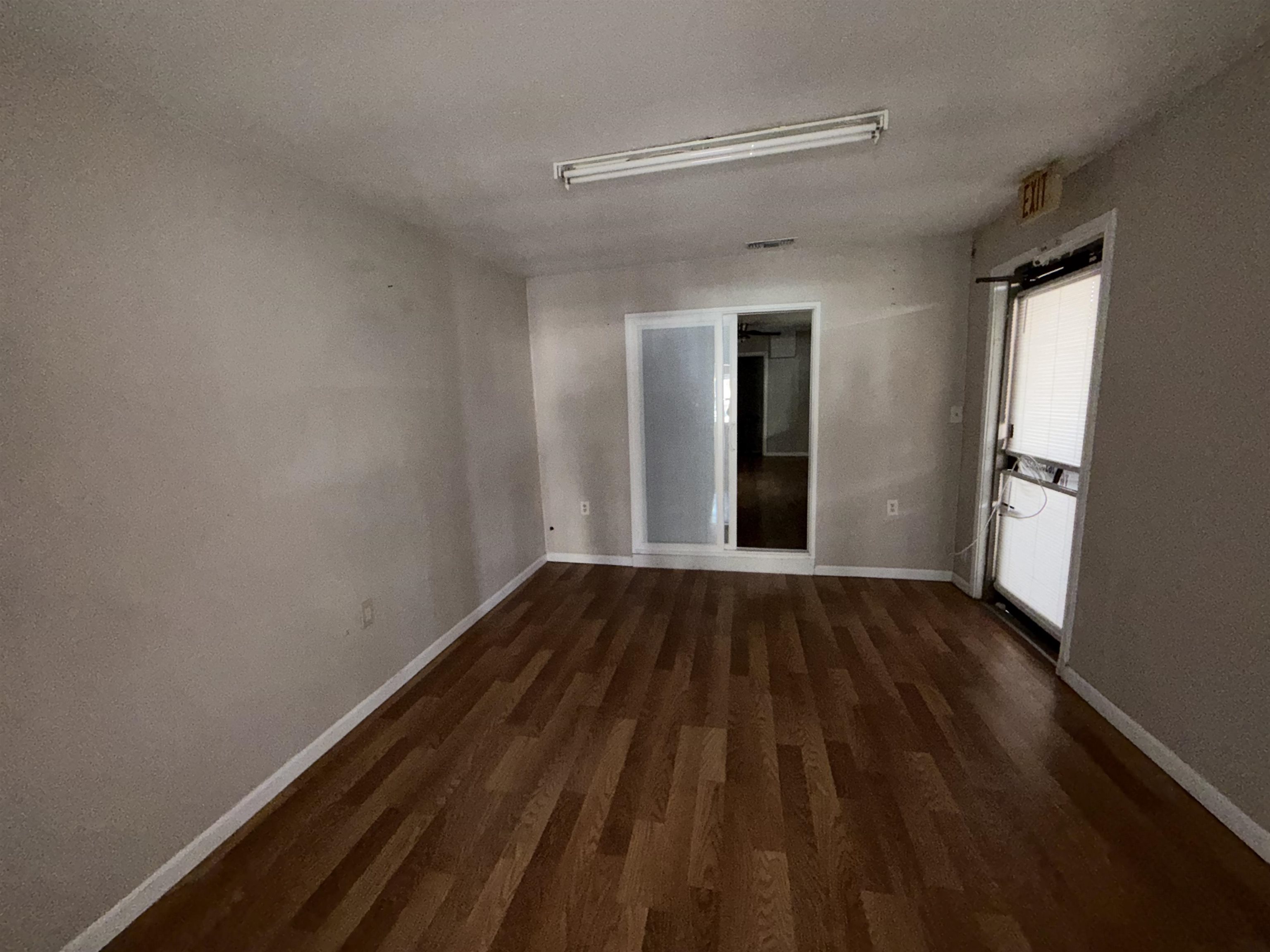 1911 San Bernardo Ave Property Photo 5