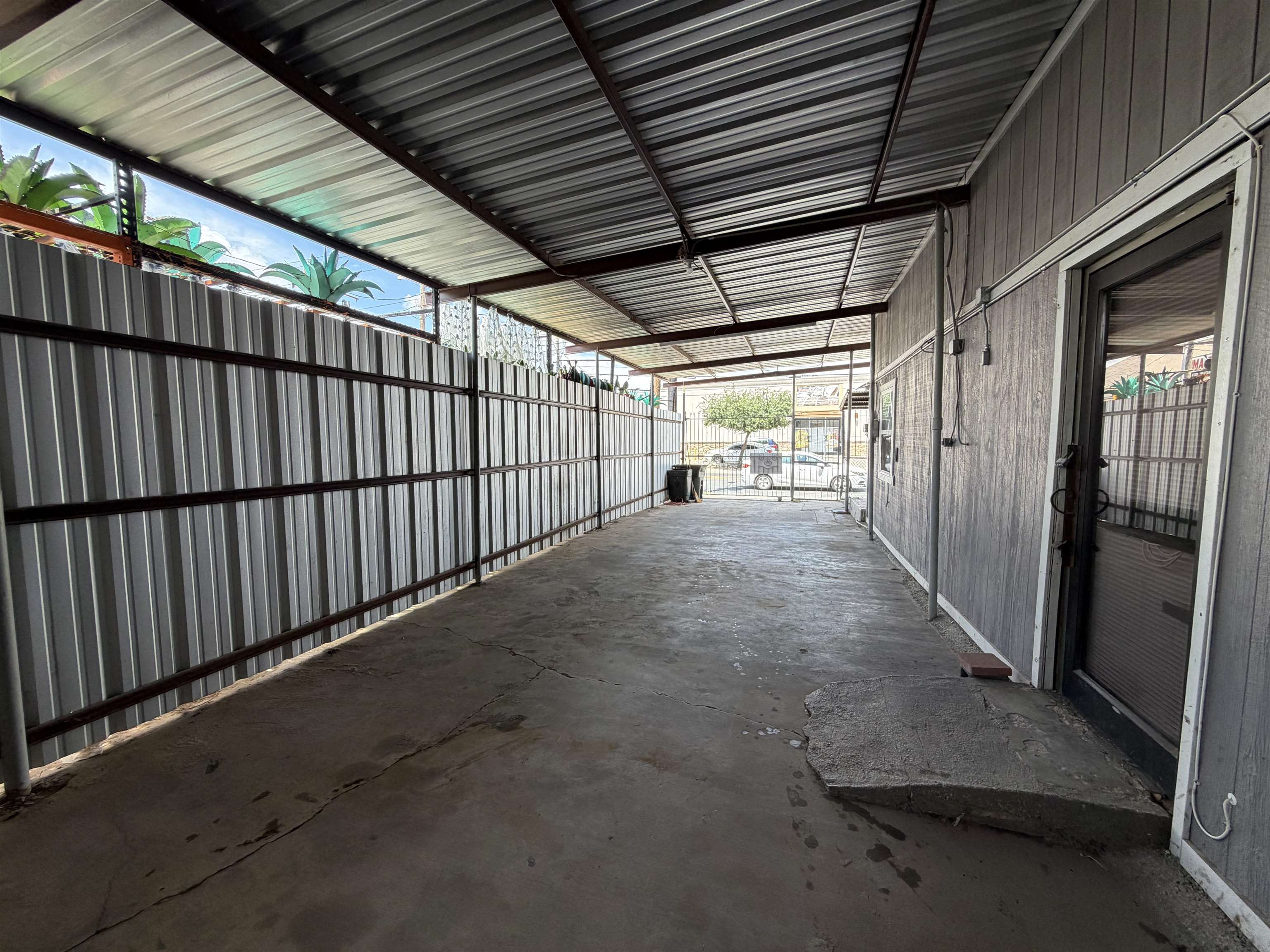 1911 San Bernardo Ave Property Photo 9