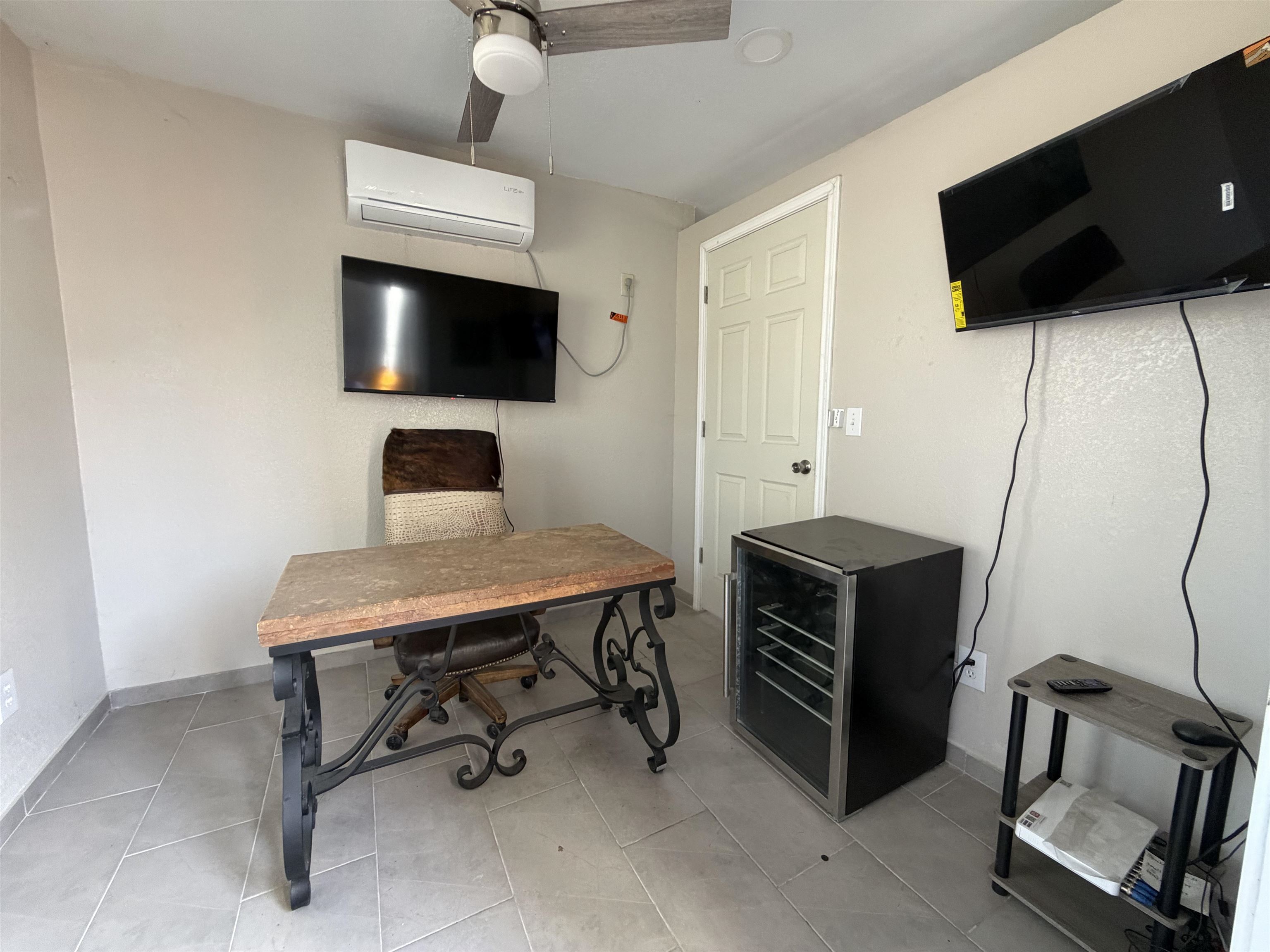 1911 San Bernardo Ave Property Photo 17