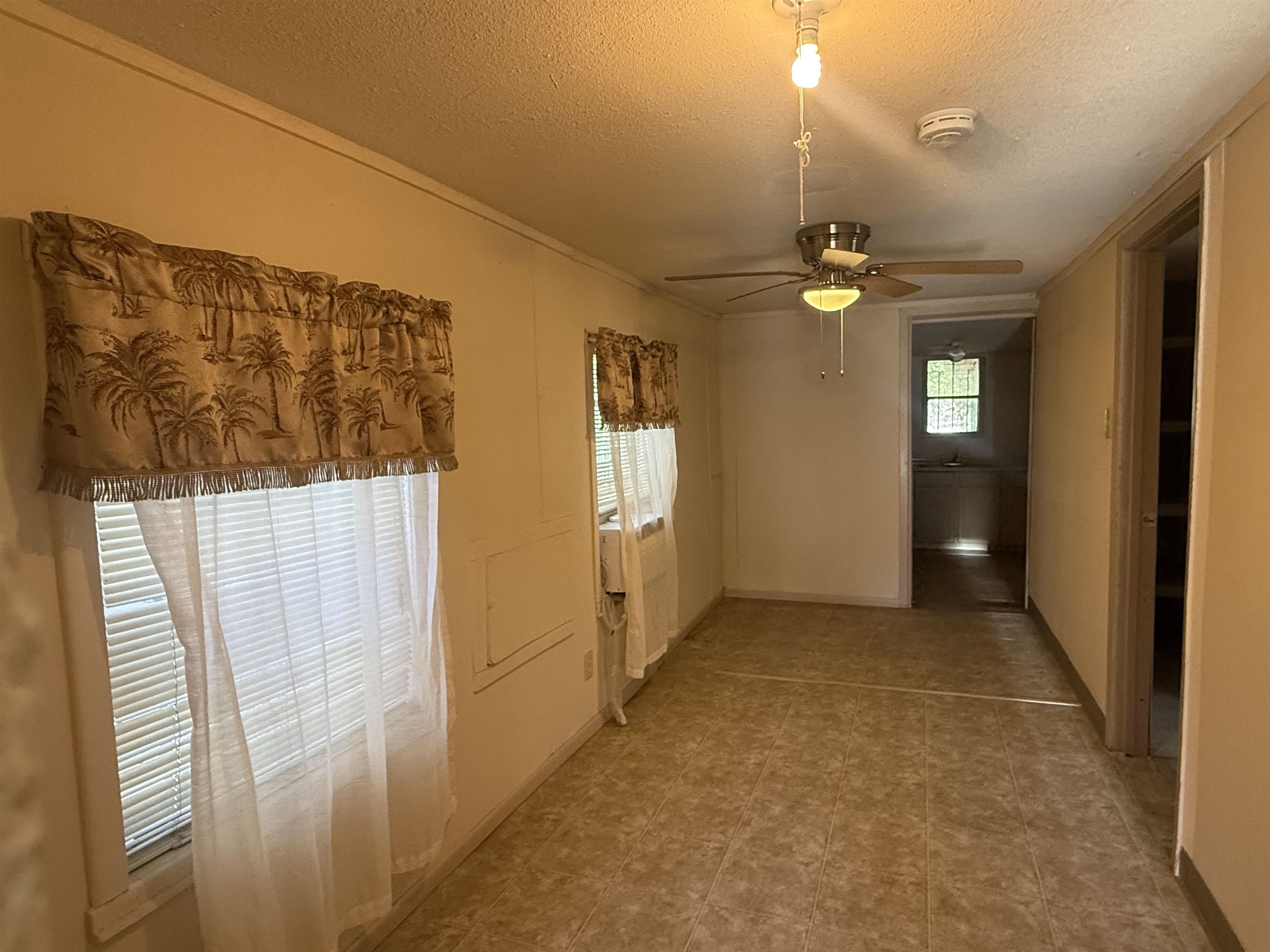 2414 Sanders Ave Property Photo 4
