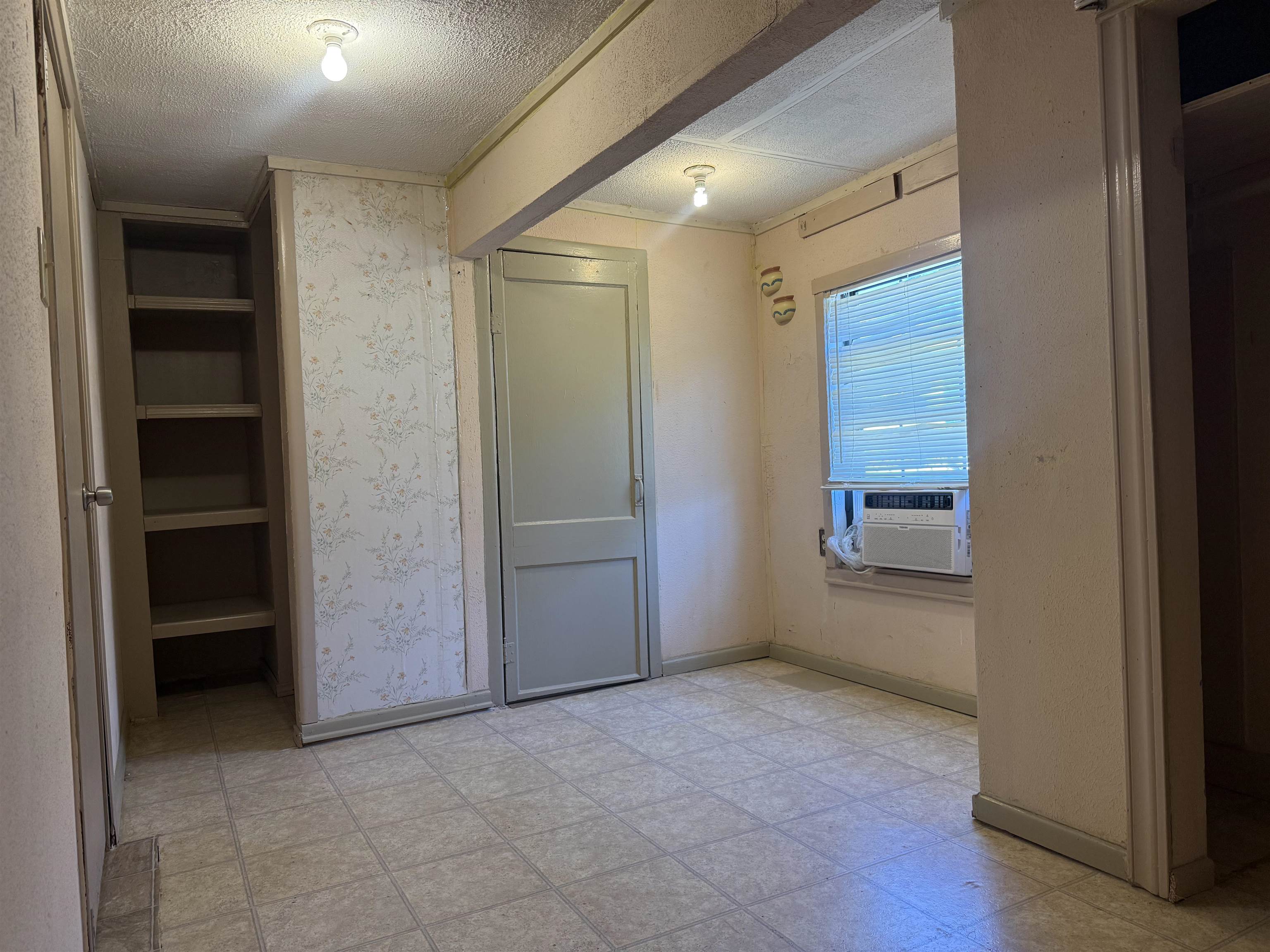 2414 Sanders Ave Property Photo 5