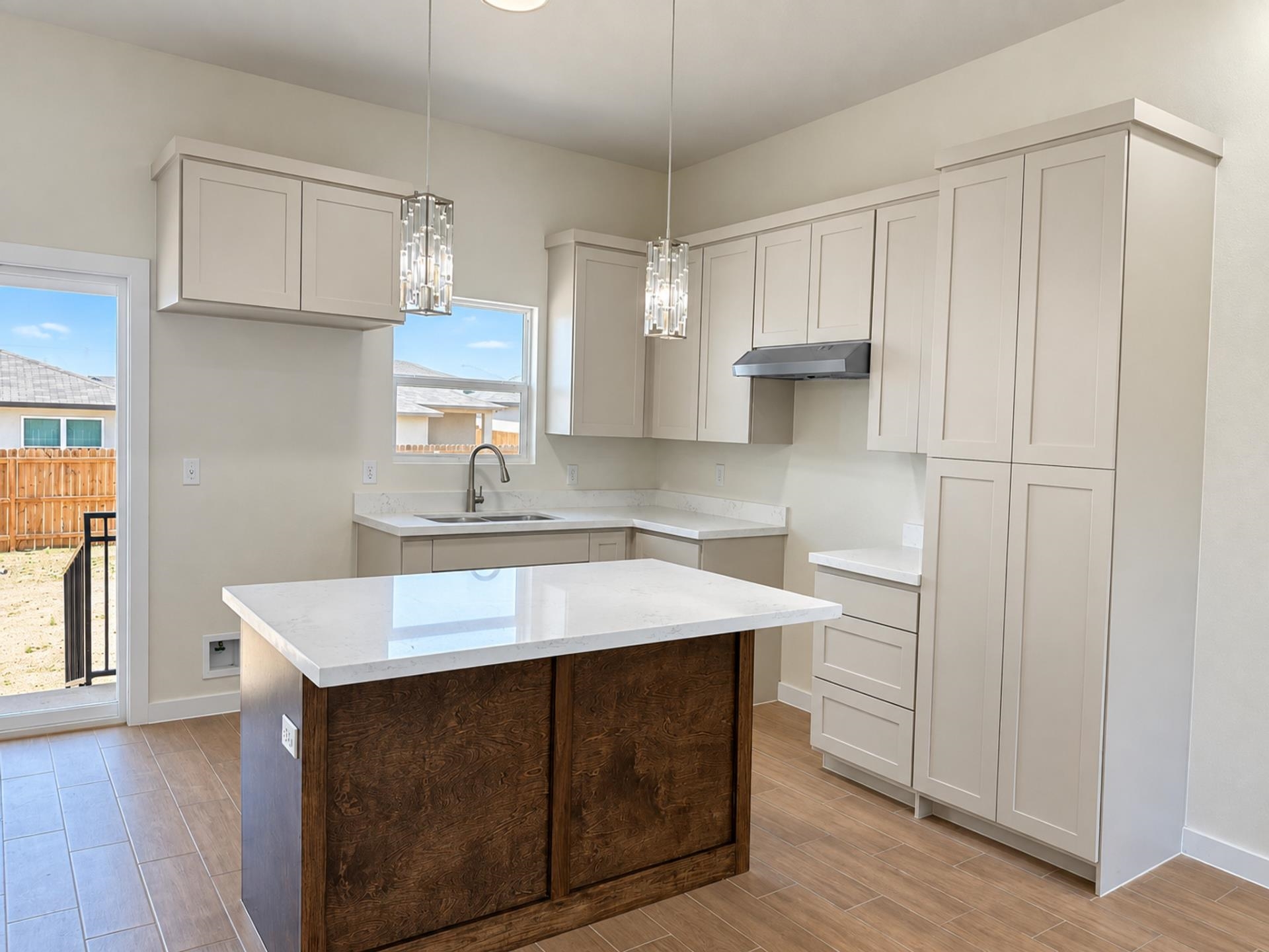 5216 Curuba Dr. Property Photo 4
