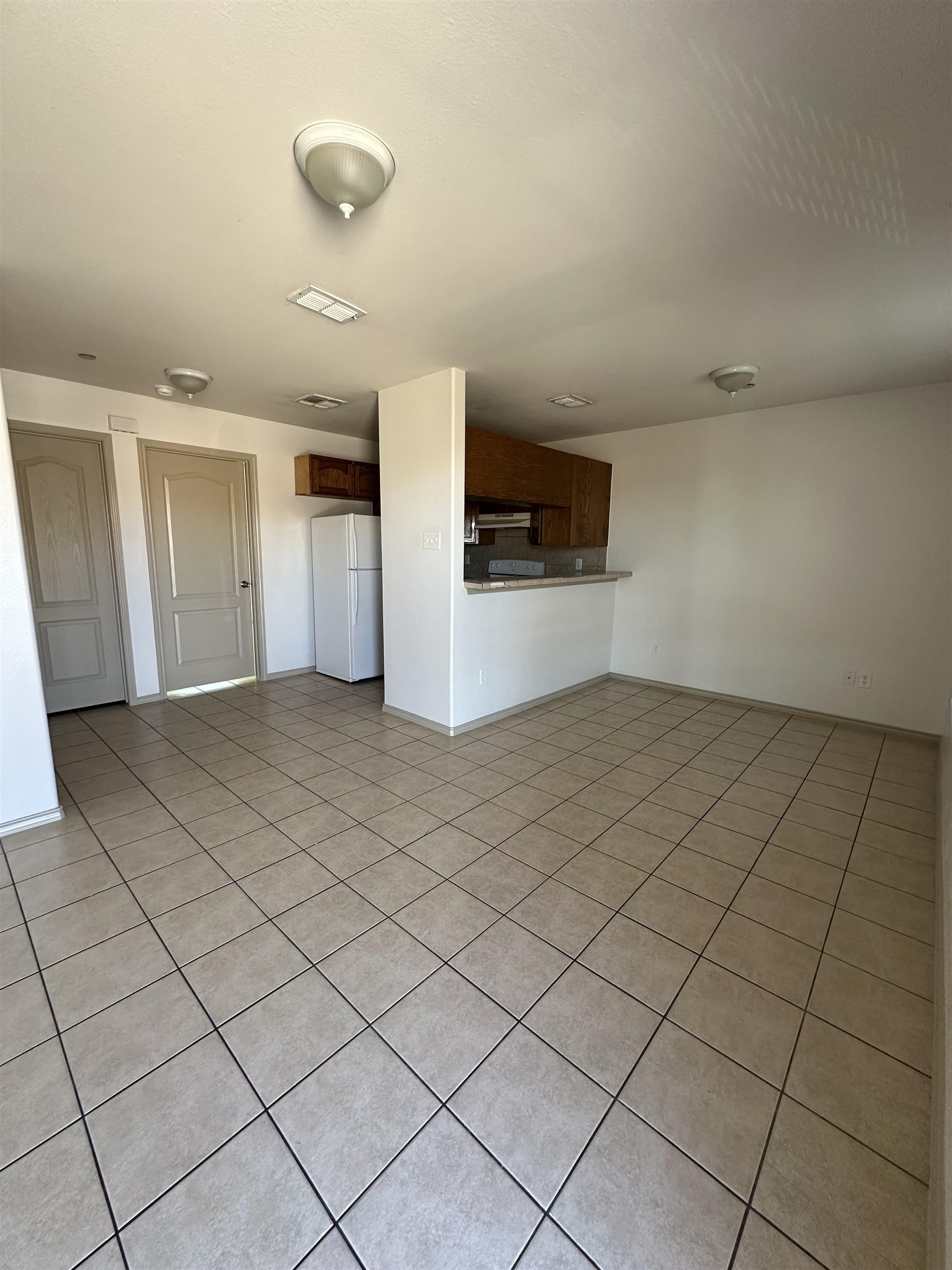 1610 E Plum St 35 Property Photo 2