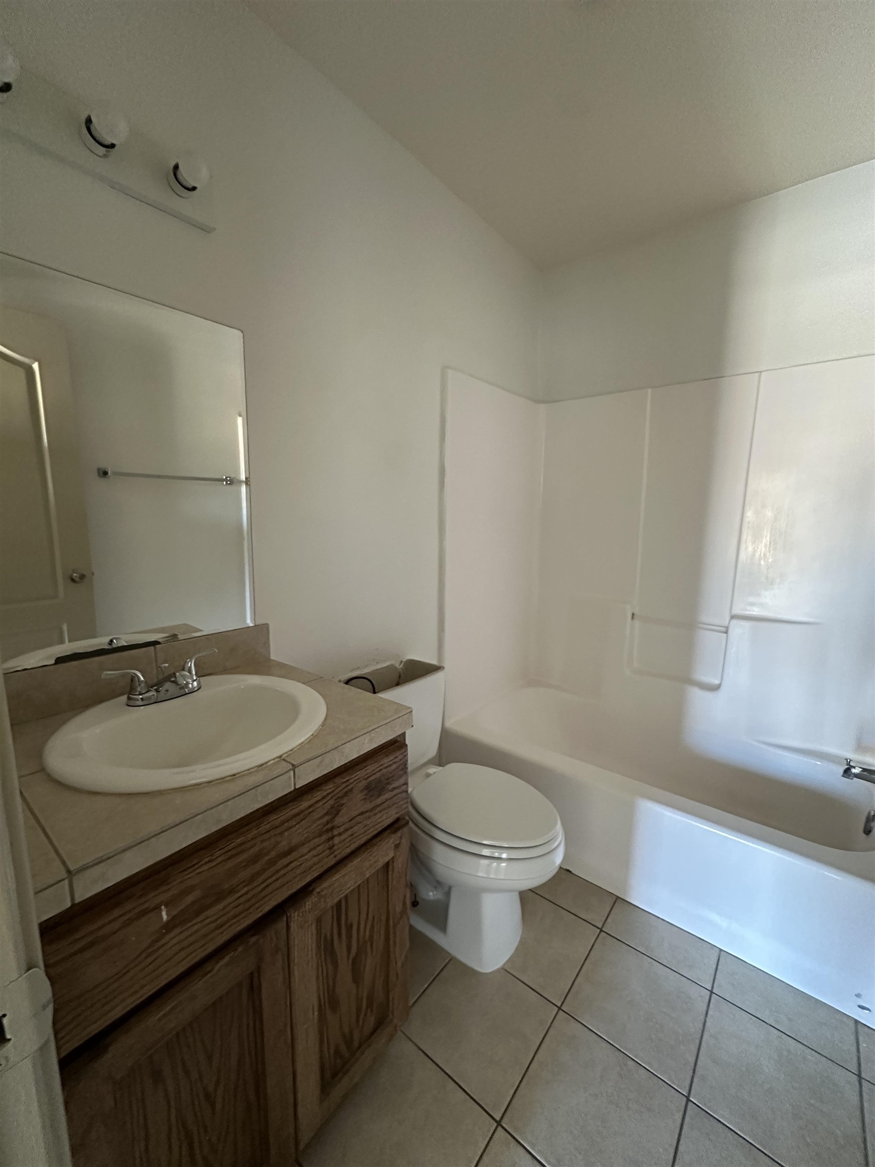 1610 E Plum St 35 Property Photo 5
