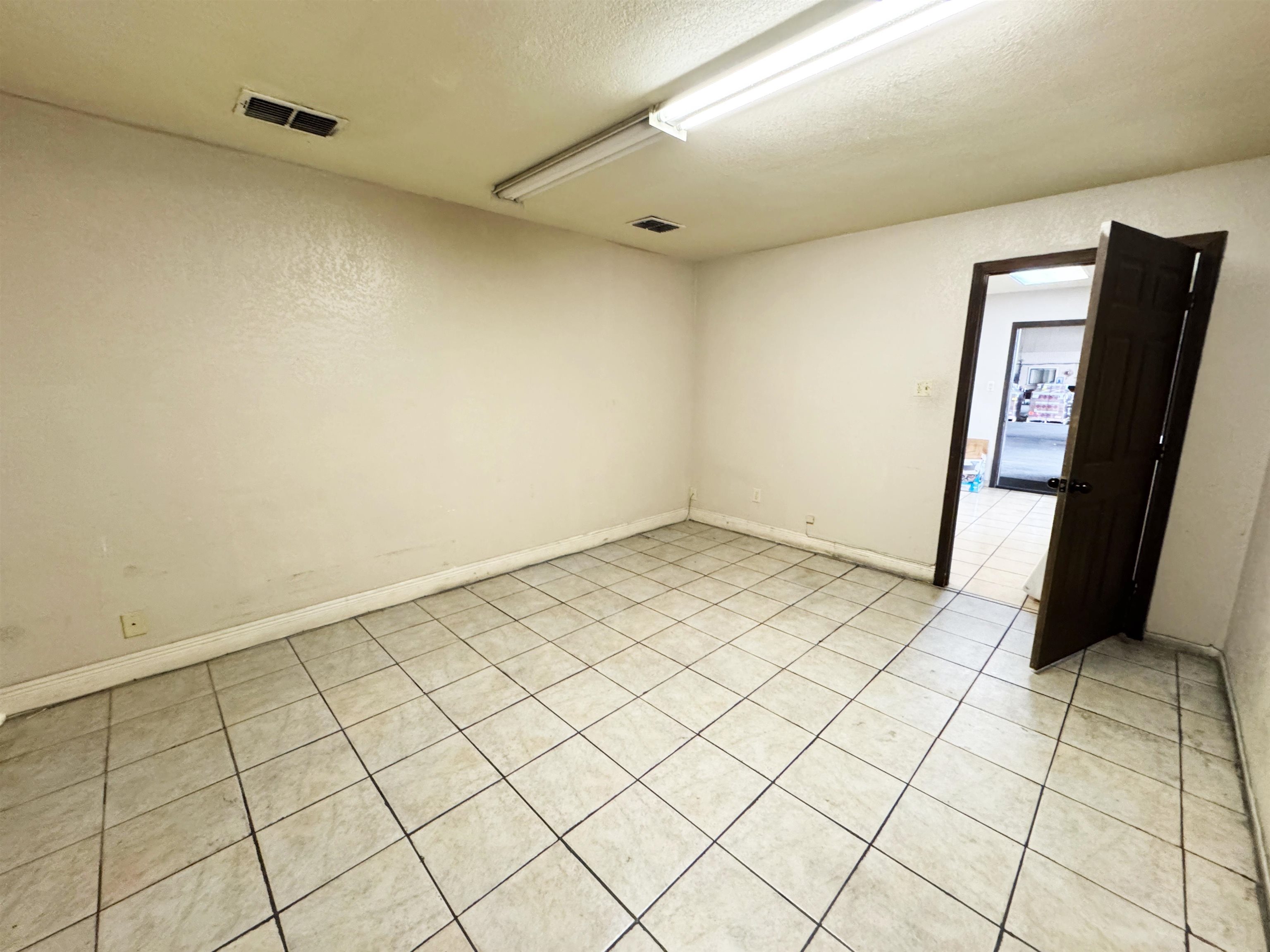 14208 Business Ave Property Photo 28