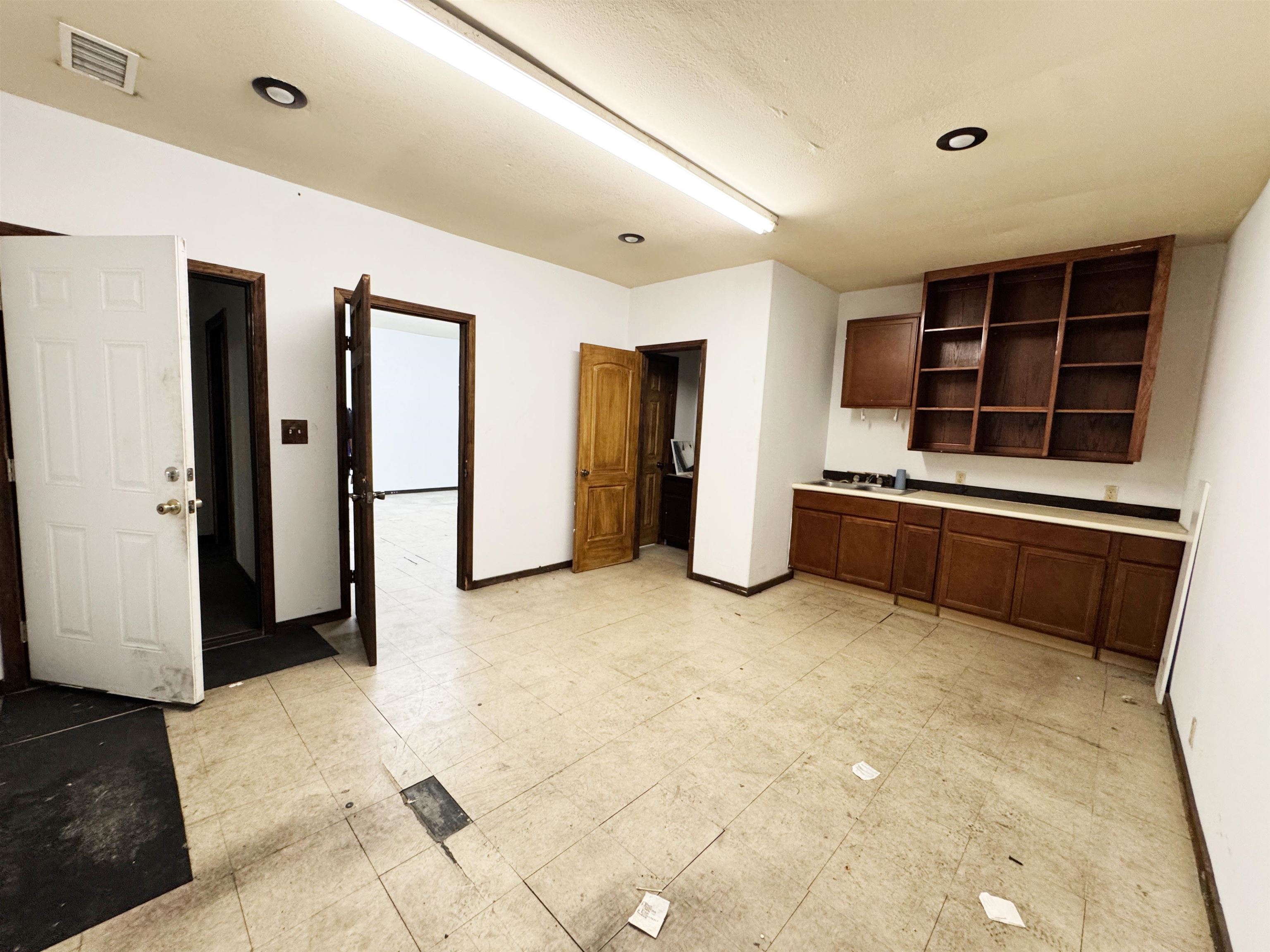 14208 Business Ave Property Photo 32