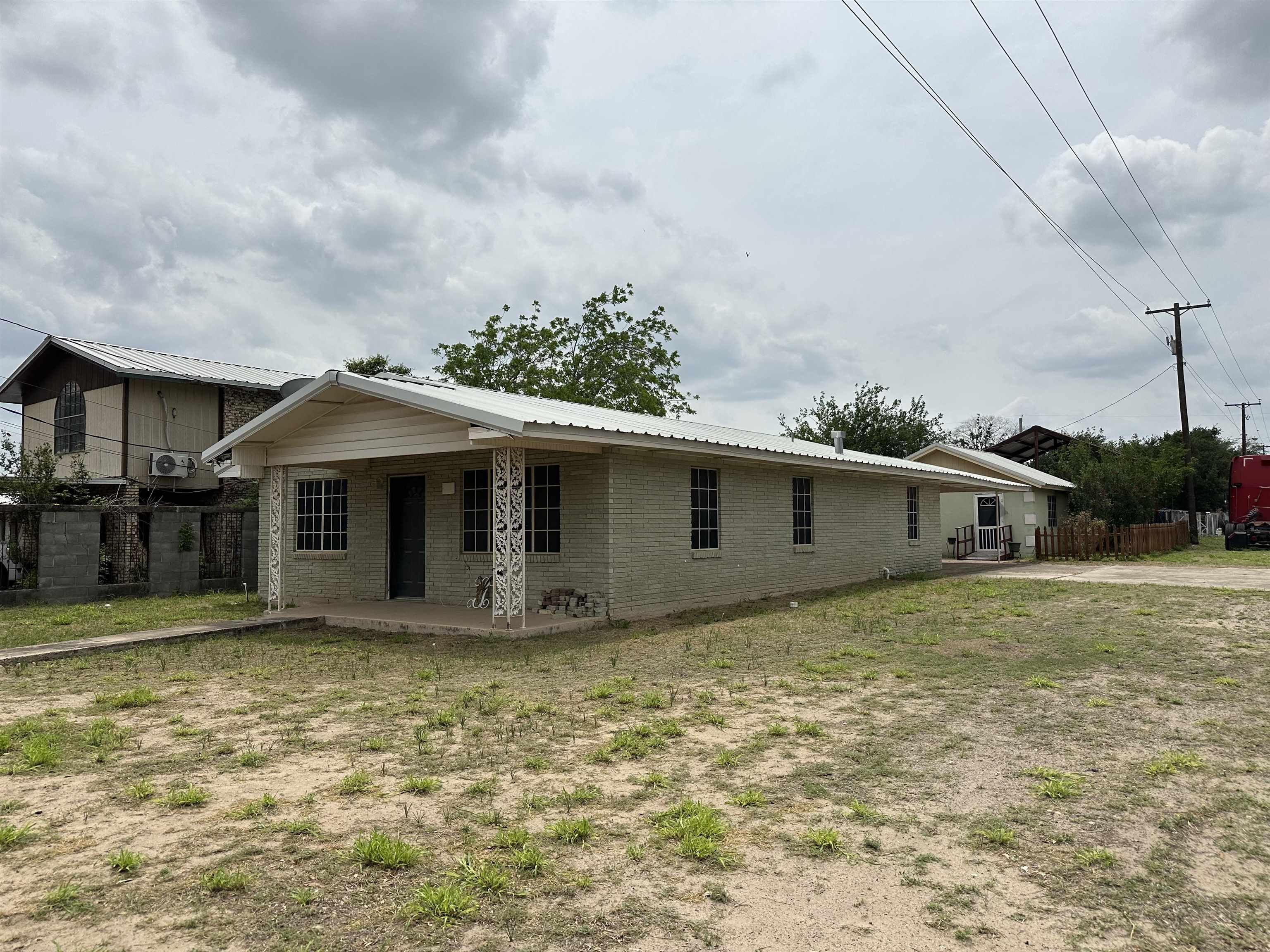 1813 N 1st. St. Property Photo 2