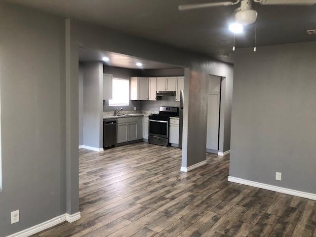 1200 W Houston St Property Photo 9