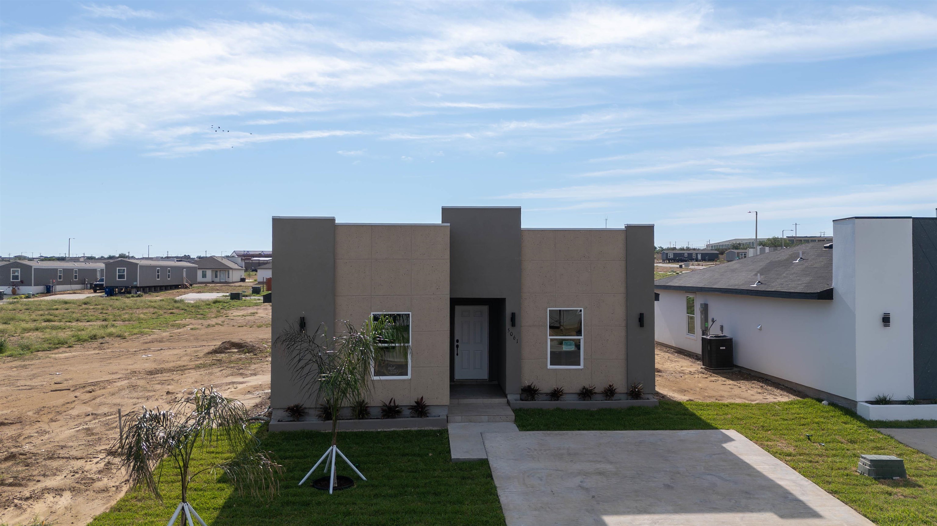 5061 Luna Grande Lp. Property Photo 1
