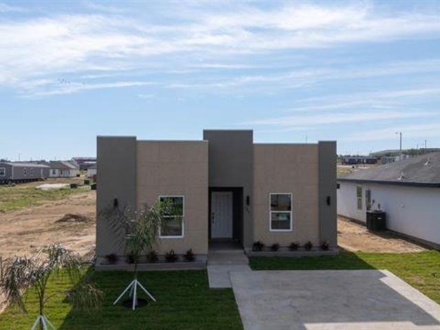 5061 Luna Grande Lp. Property Photo 1