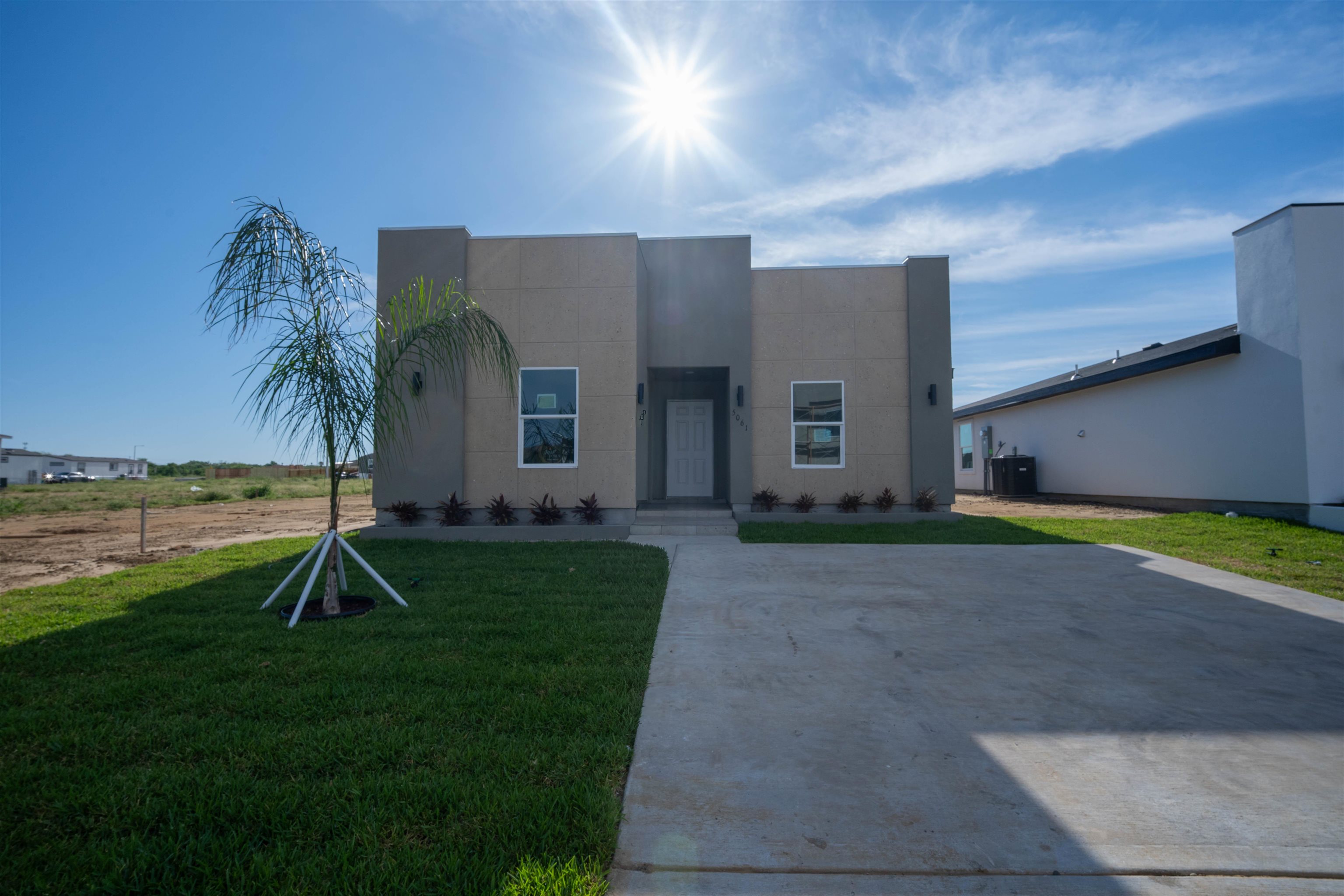 5061 Luna Grande Lp. Property Photo 2