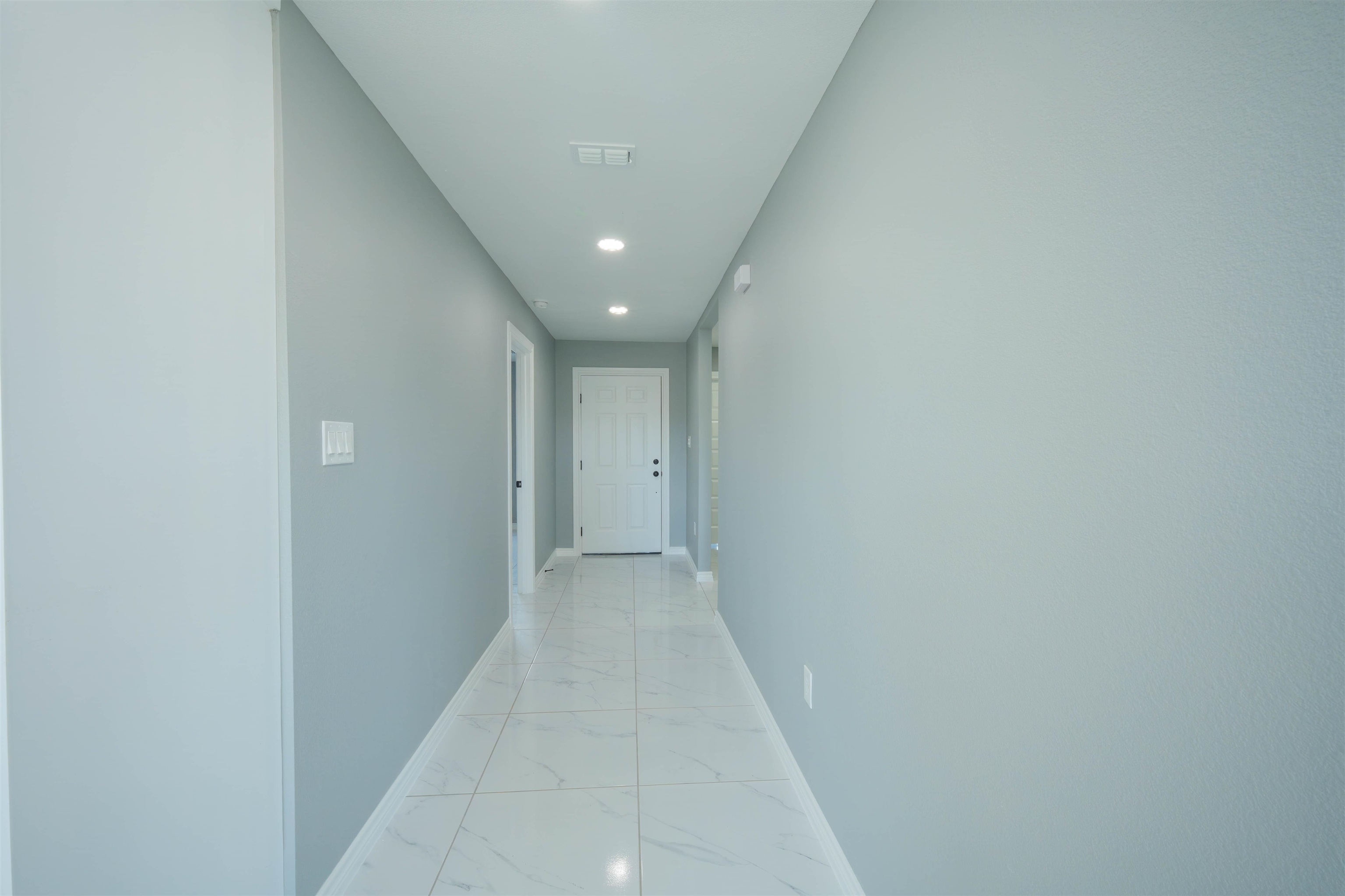 5061 Luna Grande Lp. Property Photo 5