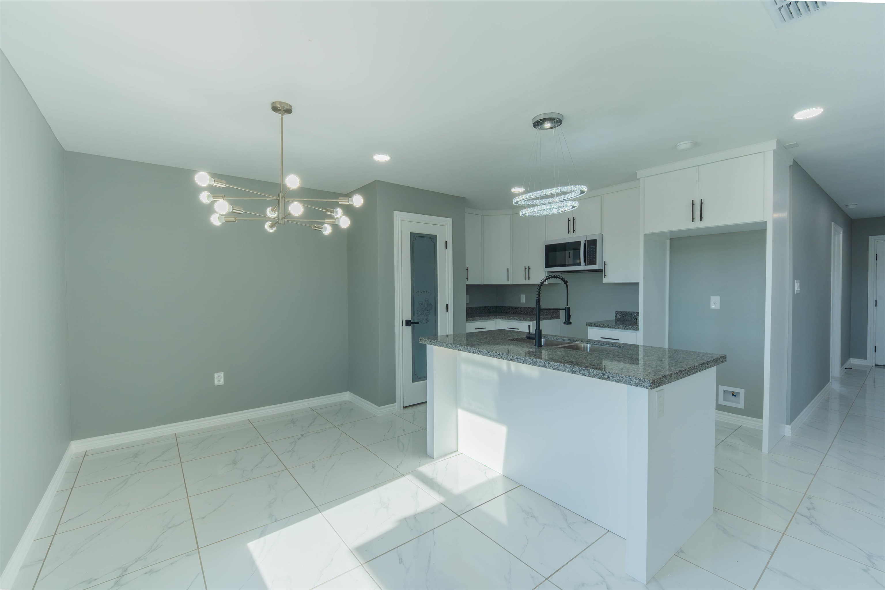 5061 Luna Grande Lp. Property Photo 6