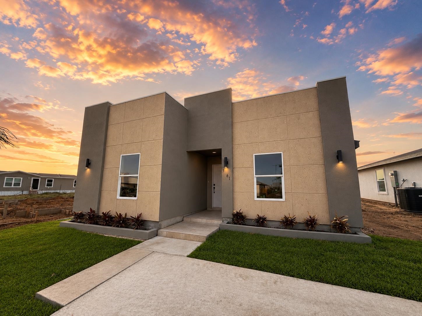 5061 Luna Grande Lp. Property Photo 10