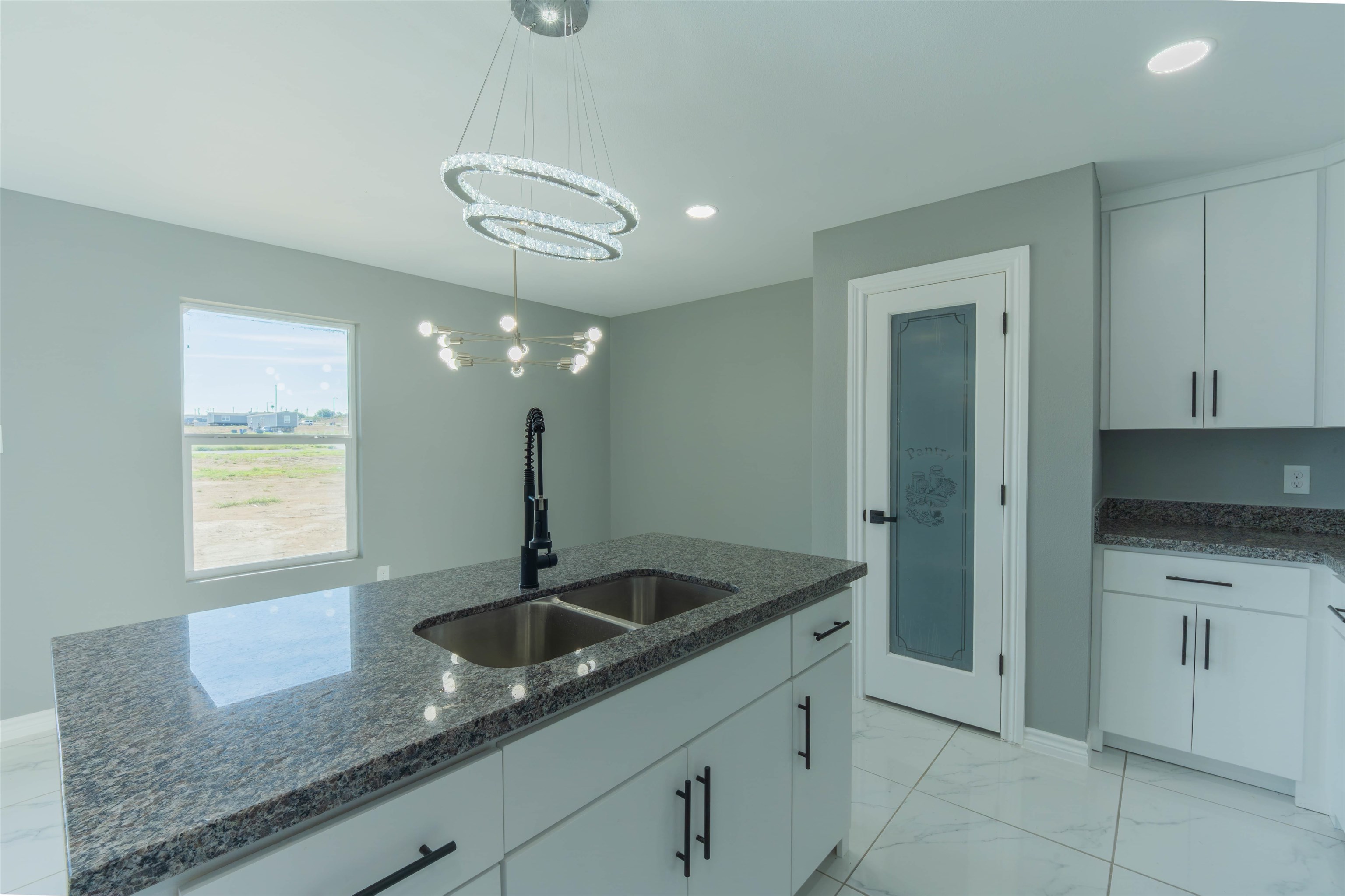 5061 Luna Grande Lp. Property Photo 11
