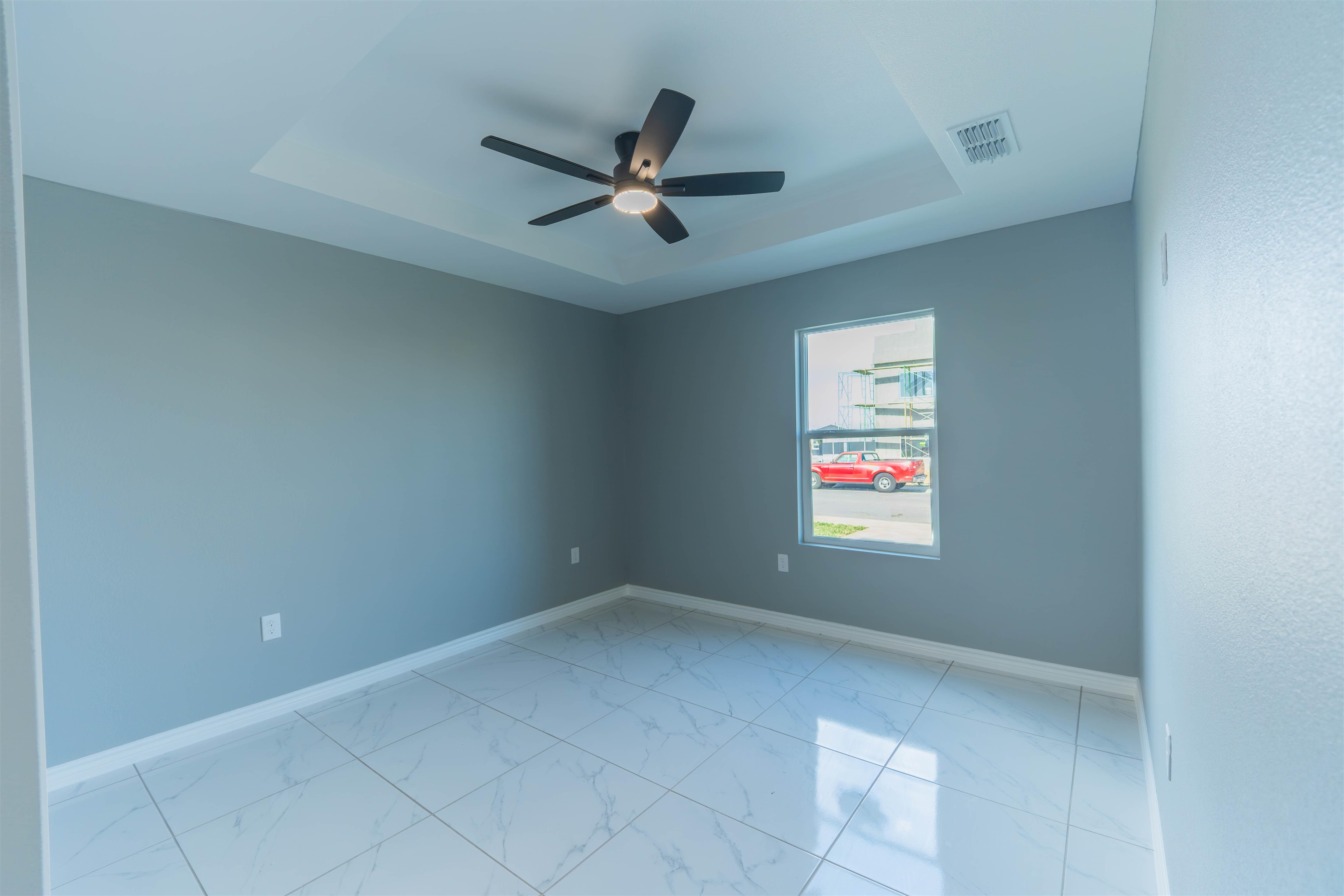 5061 Luna Grande Lp. Property Photo 16