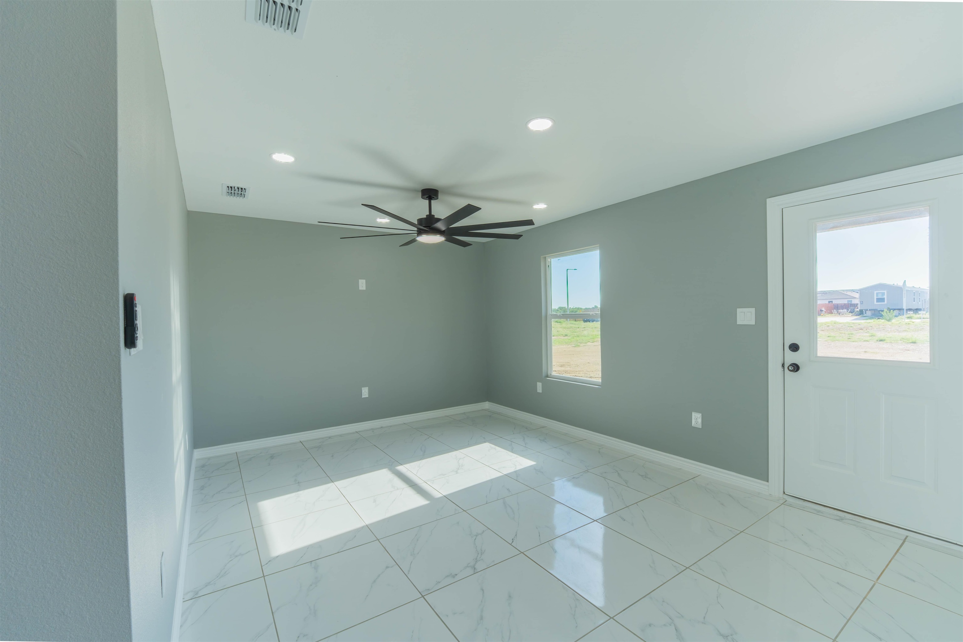 5061 Luna Grande Lp. Property Photo 26