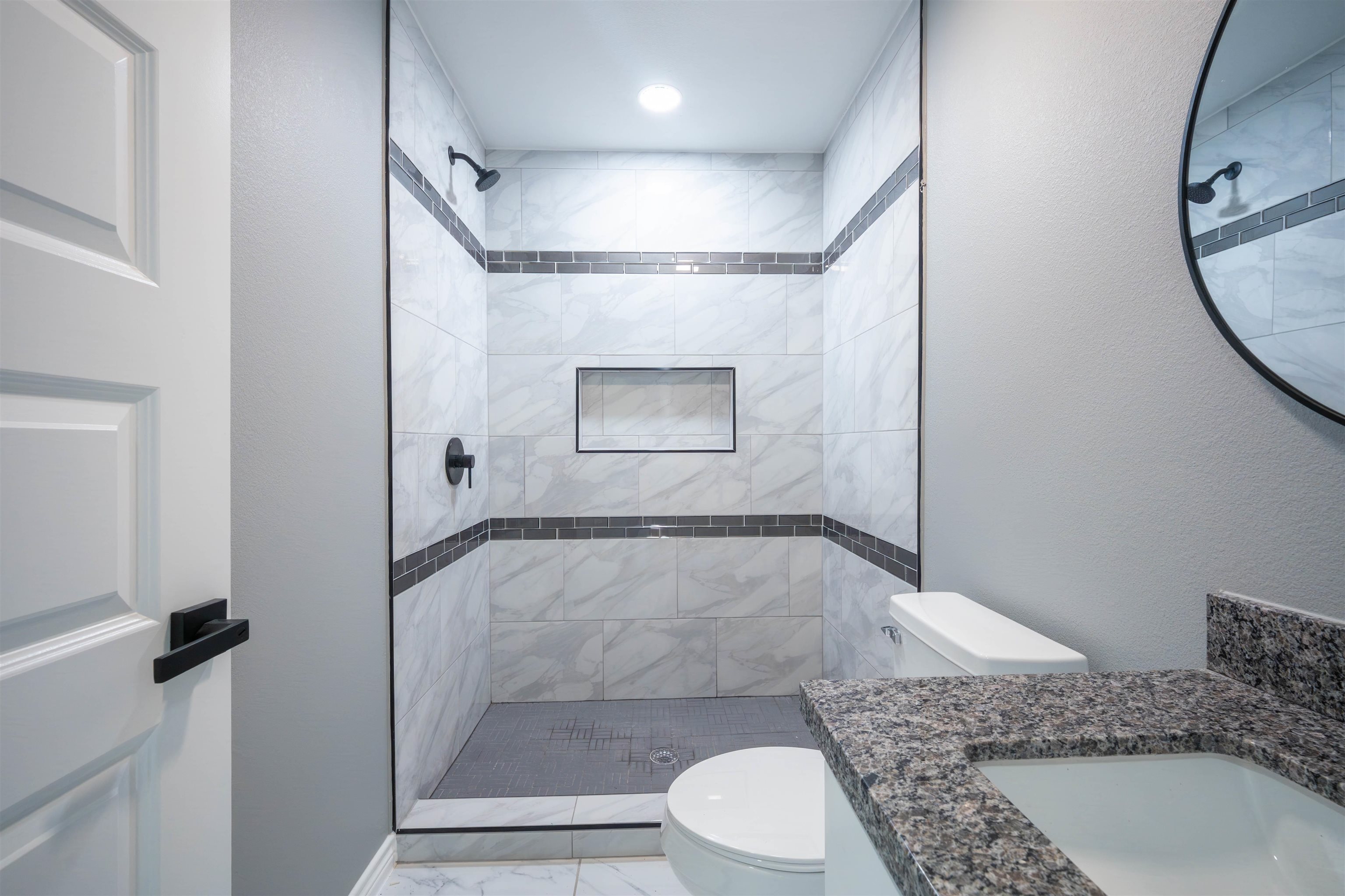 5061 Luna Grande Lp. Property Photo 28