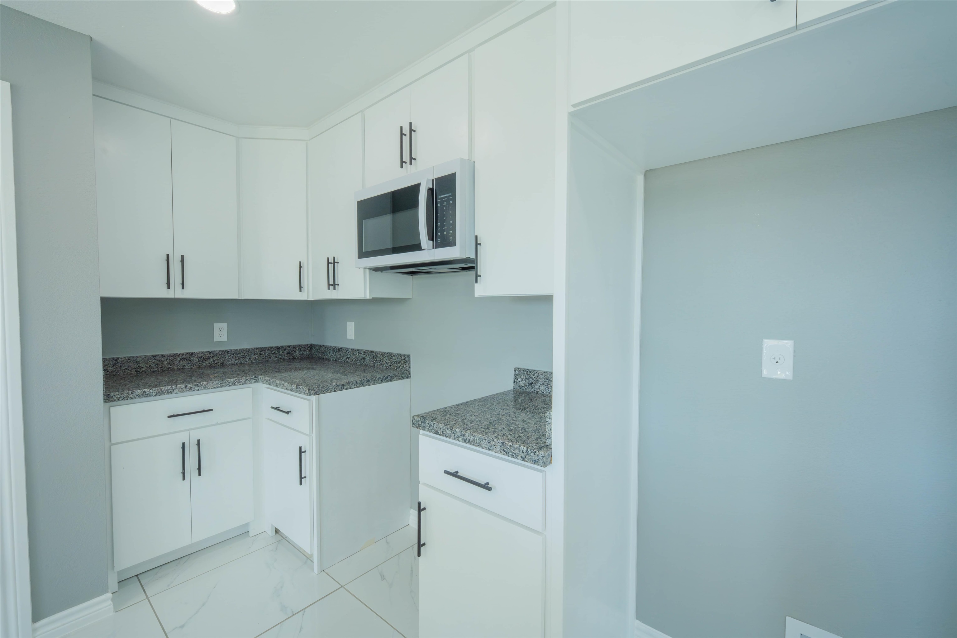 5061 Luna Grande Lp. Property Photo 31