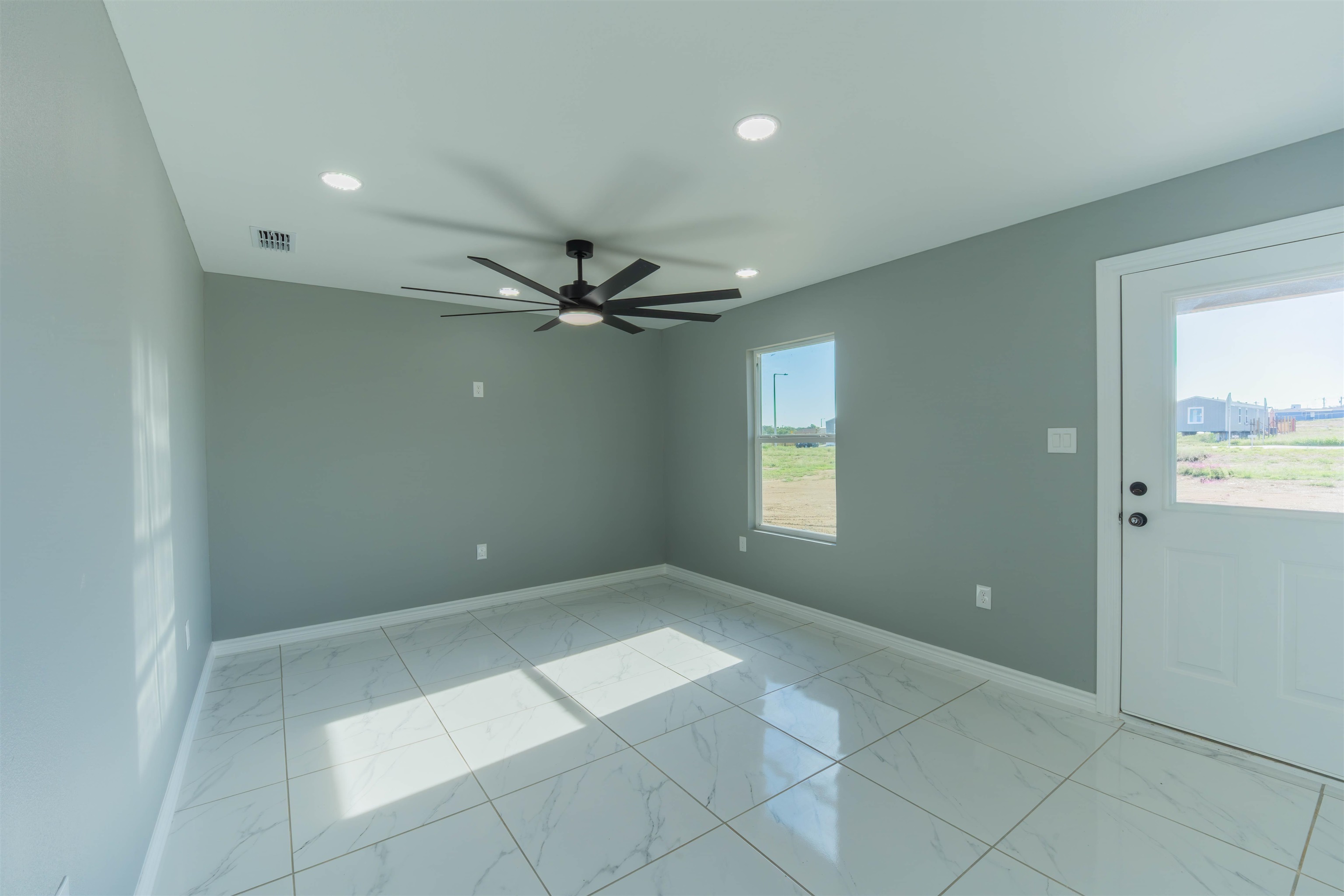5061 Luna Grande Lp. Property Photo 33