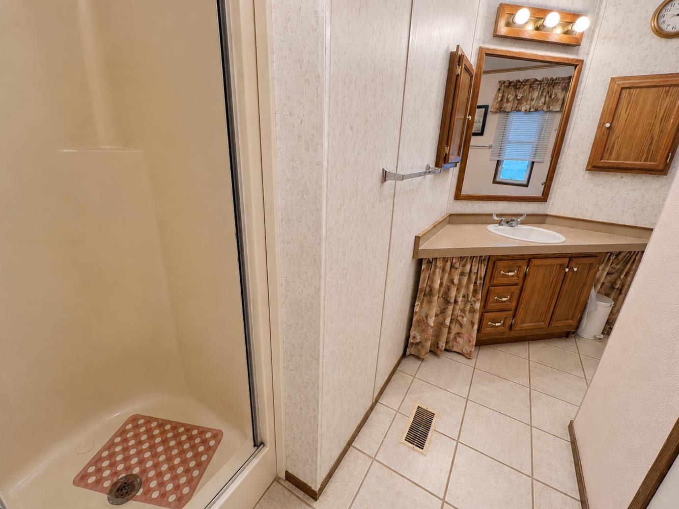 118 Autumn Ln. Property Photo 26