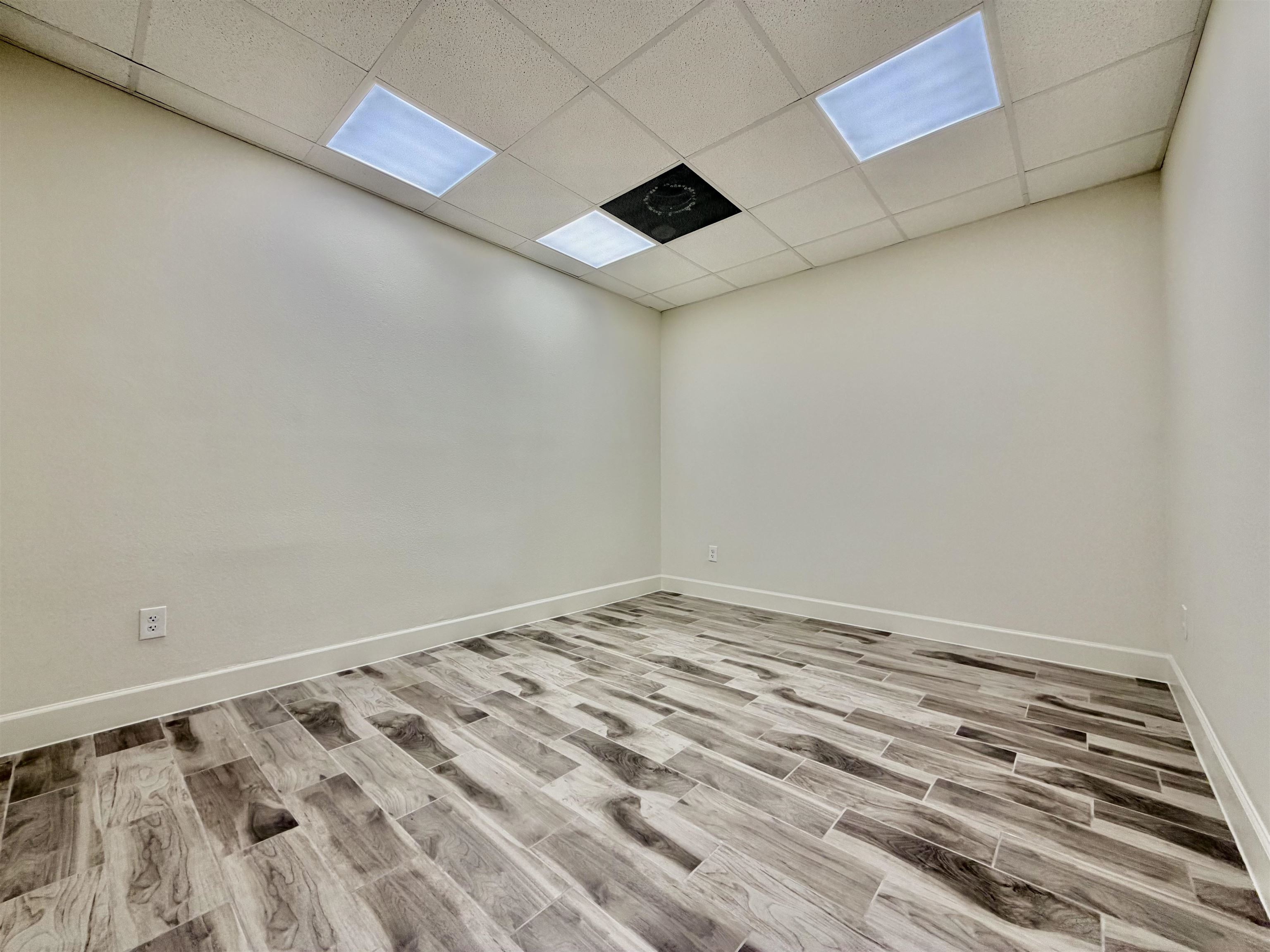 102 Del Ct Property Photo 12