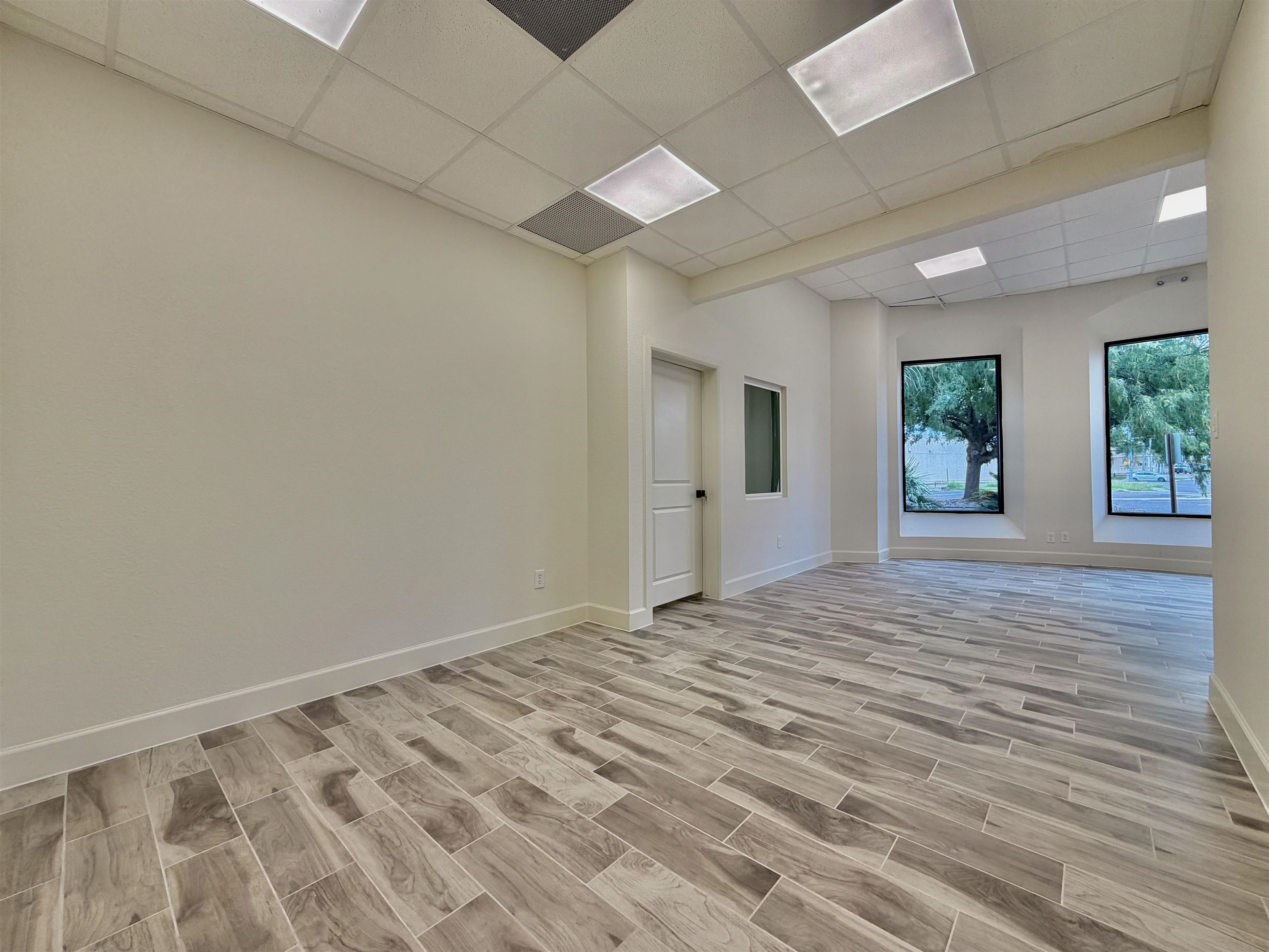 102 Del Ct Property Photo 9