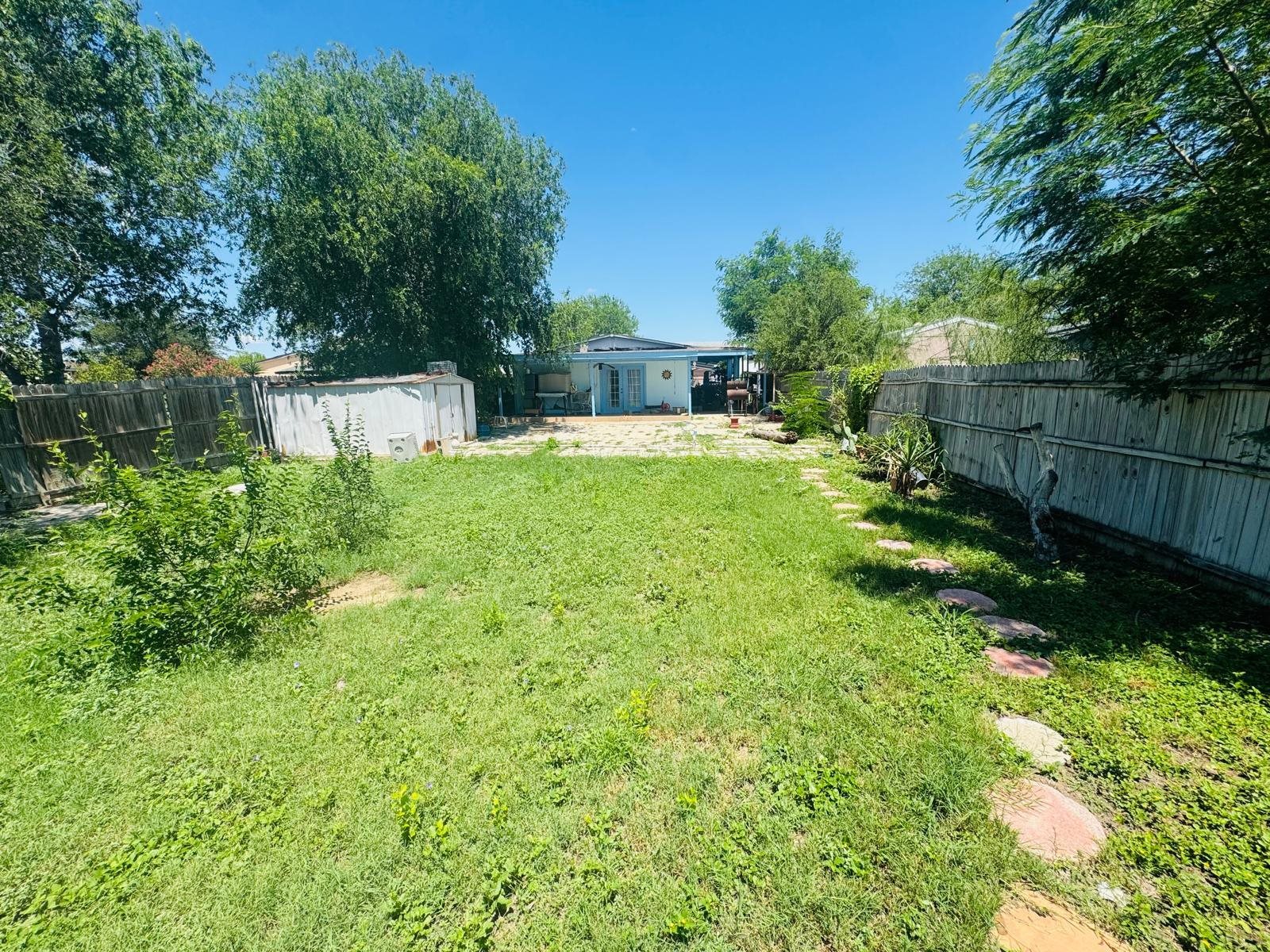 917 Flag St Property Photo 23