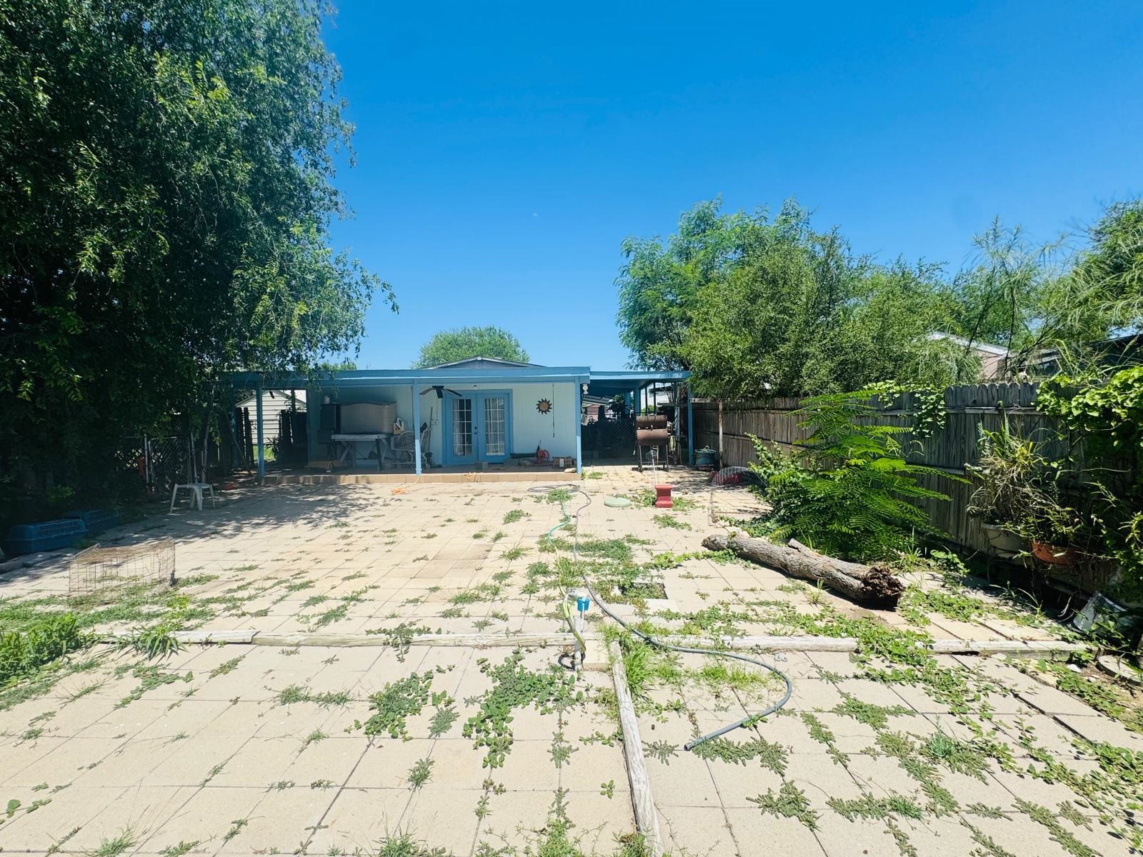 917 Flag St Property Photo 25
