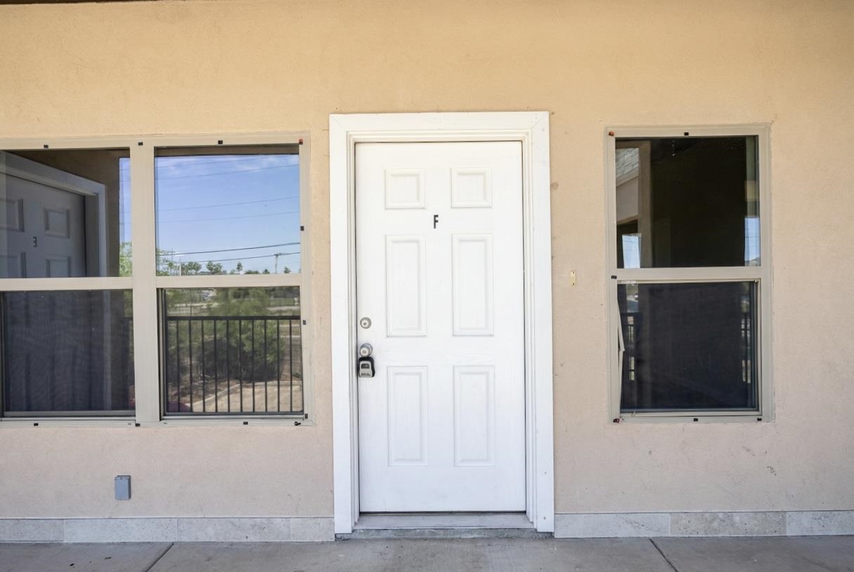 5601 Cuenca Dr F Property Photo 1