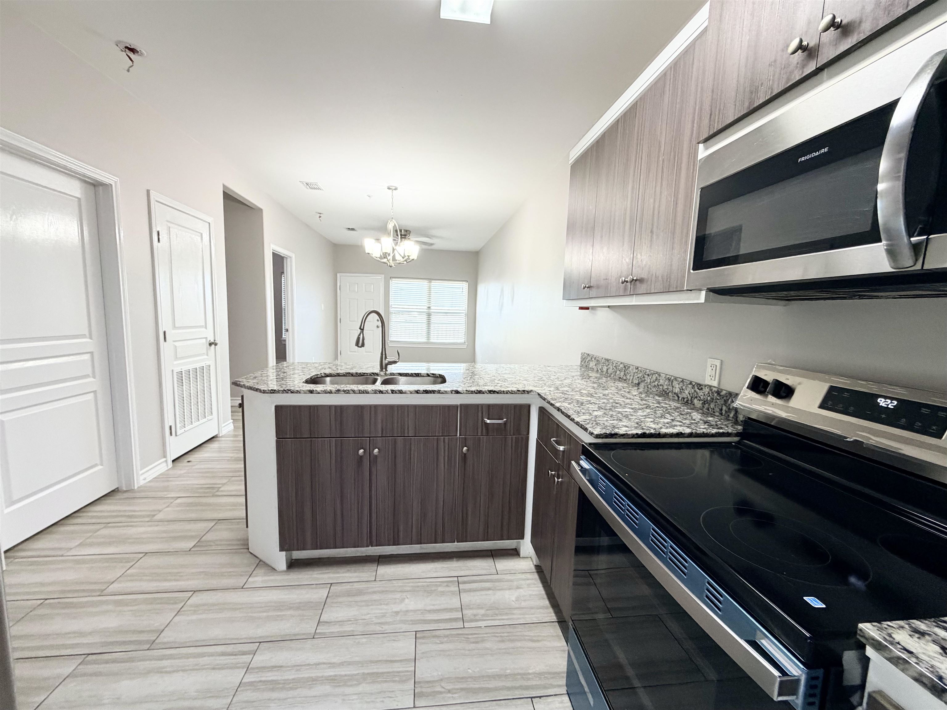 5601 Cuenca Dr F Property Photo 4