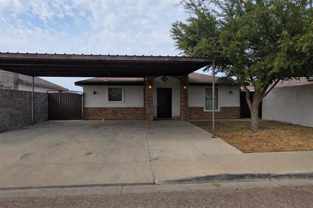 1424 Franc Cigarroa Dr