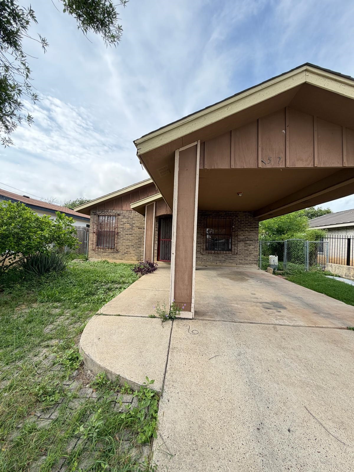 1507 Agave Dr Property Photo 2