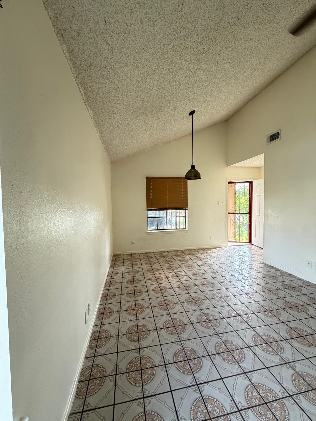 1507 Agave Dr Property Photo 3