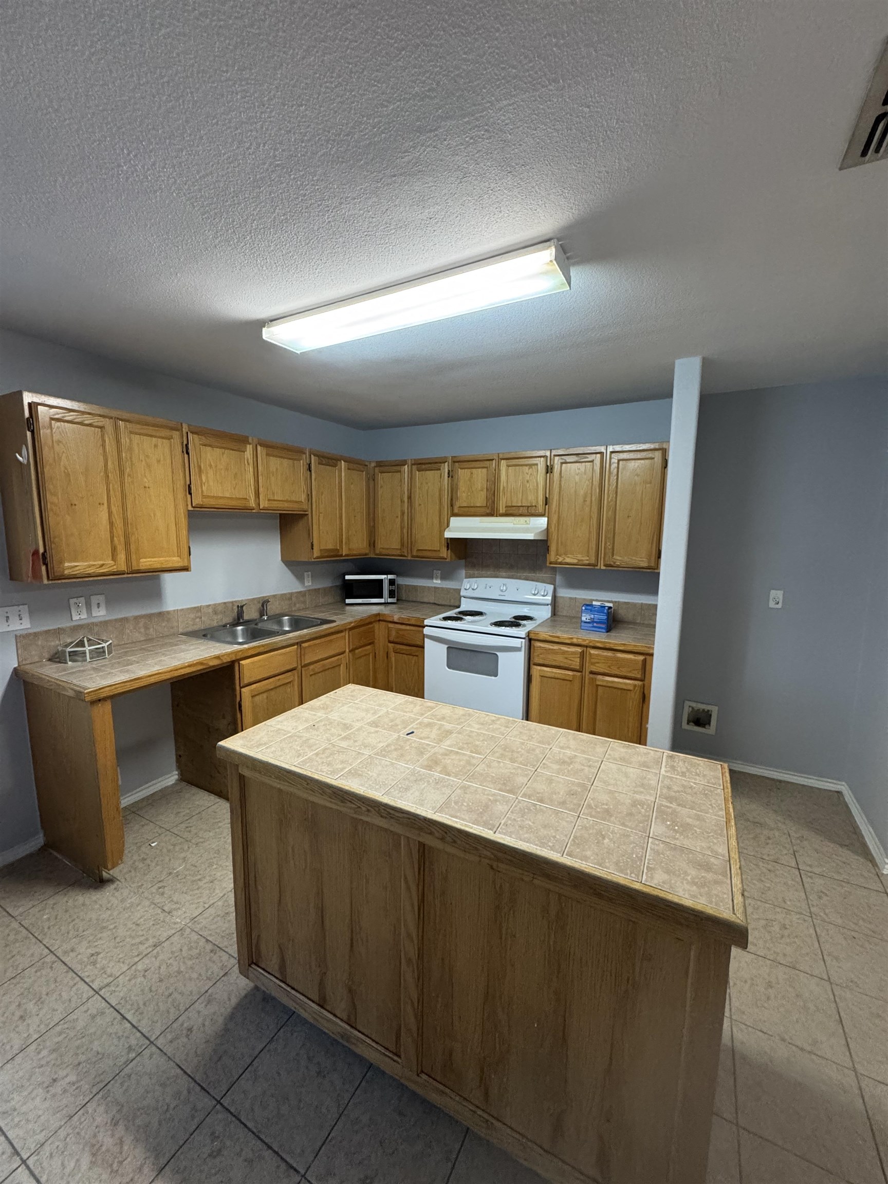519 Gandara Dr Property Photo 14