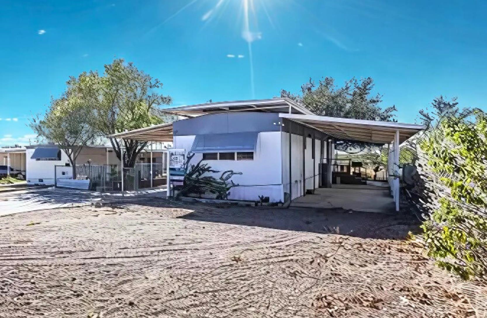 100 Blossum Blvd. Property Photo 2
