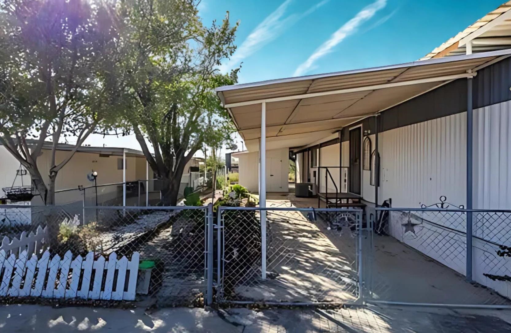 100 Blossum Blvd. Property Photo 4