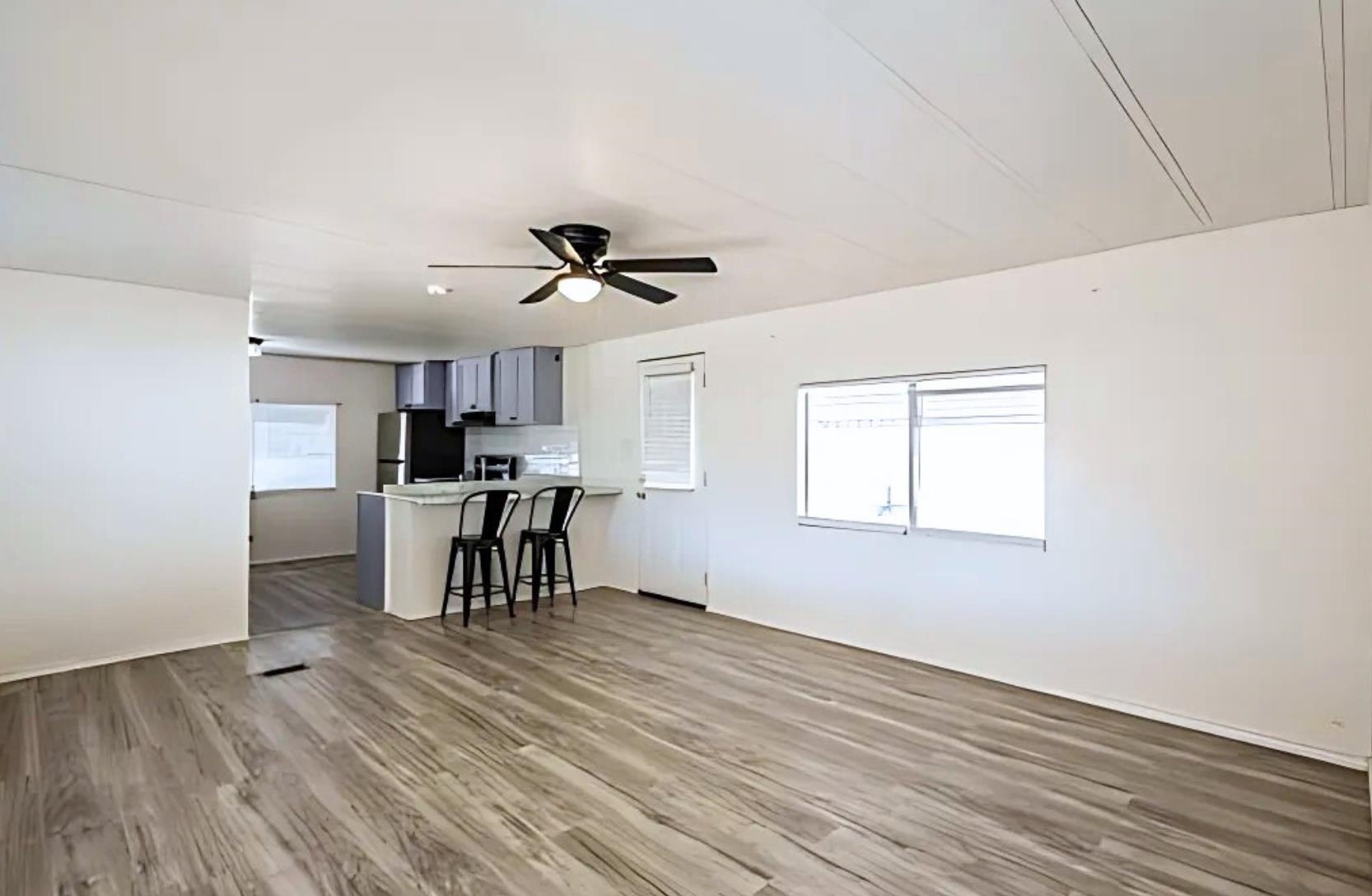 100 Blossum Blvd. Property Photo 6