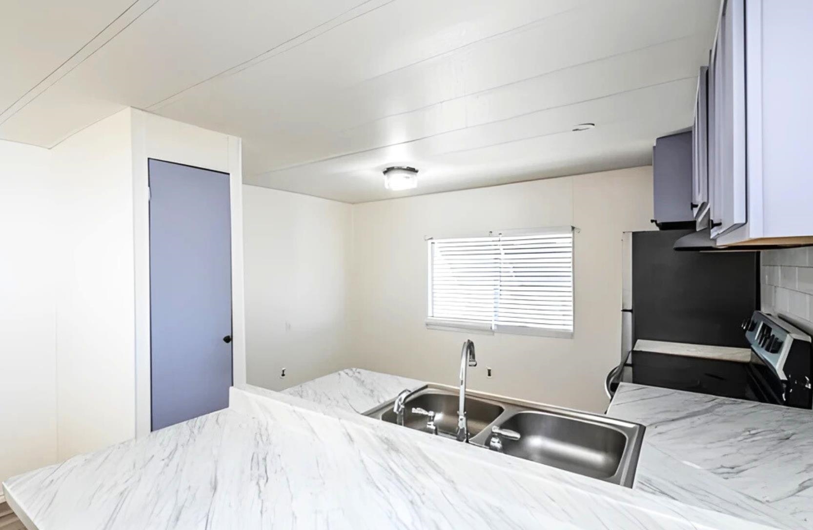 100 Blossum Blvd. Property Photo 10