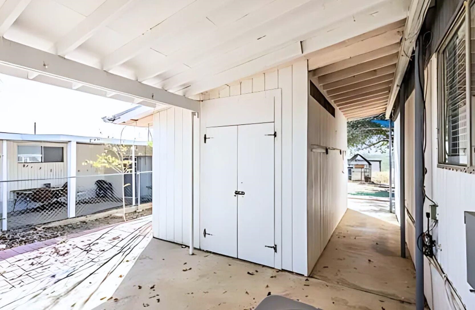 100 Blossum Blvd. Property Photo 21