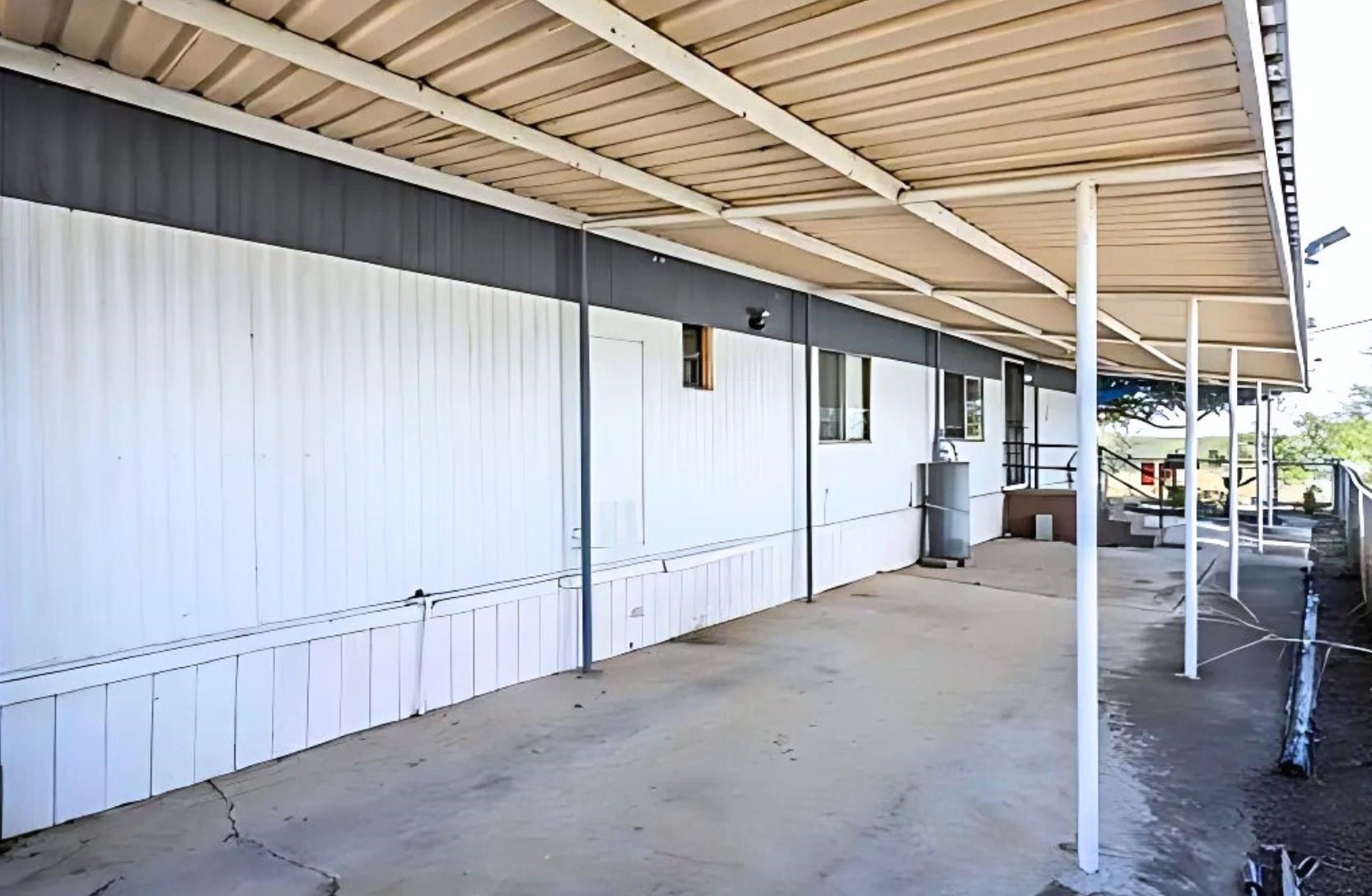 100 Blossum Blvd. Property Photo 24