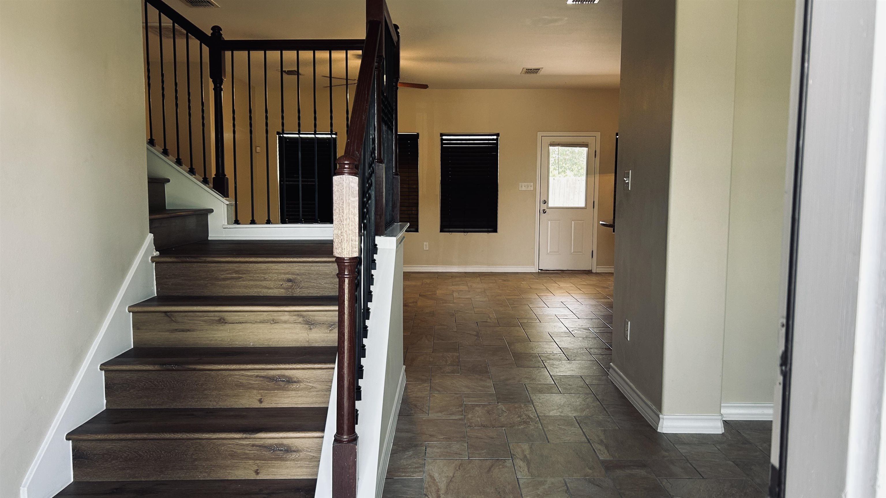332 Silverleaf Oak Dr Property Photo 9