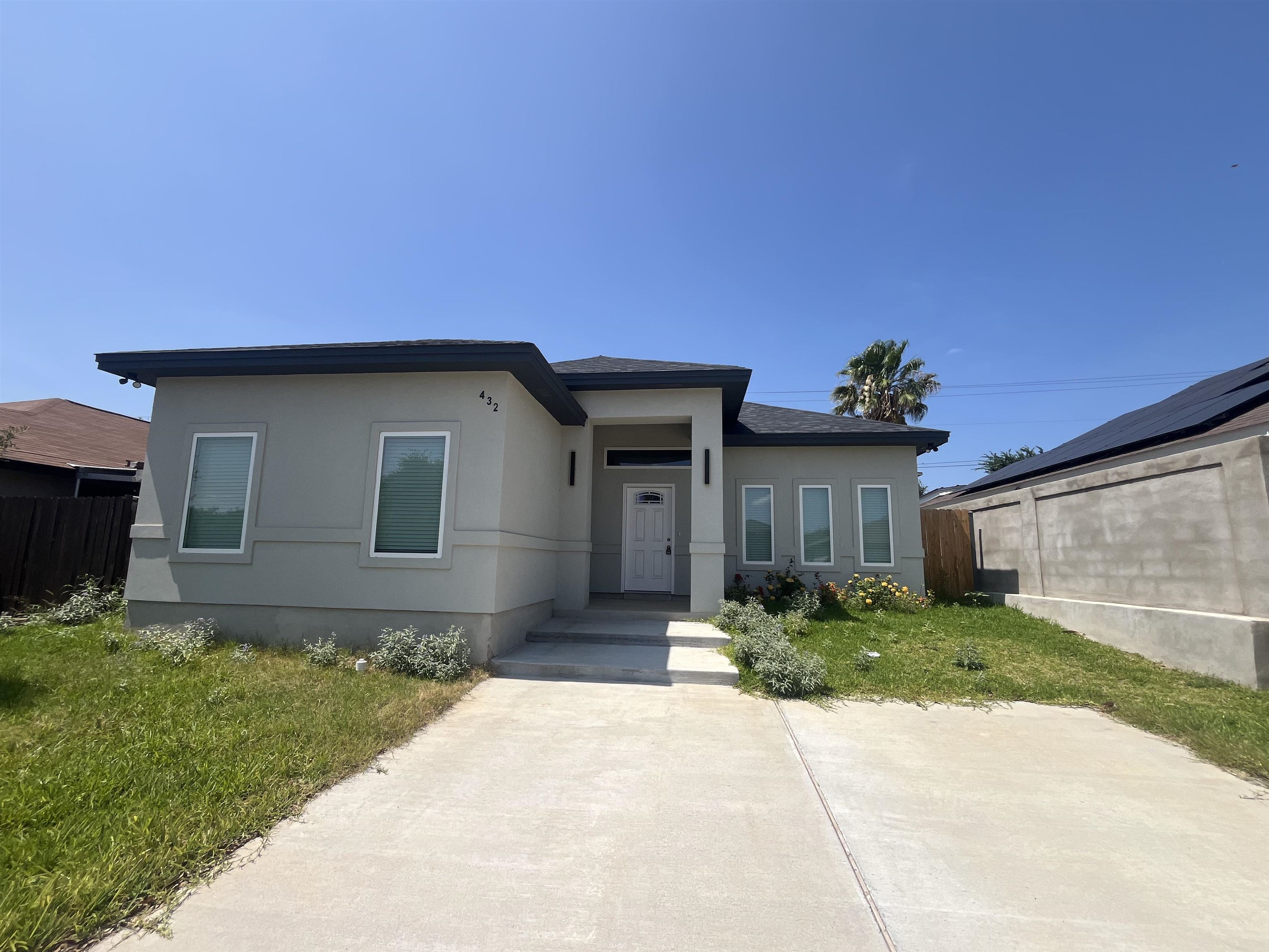 432 General Franco Dr Property Photo 1